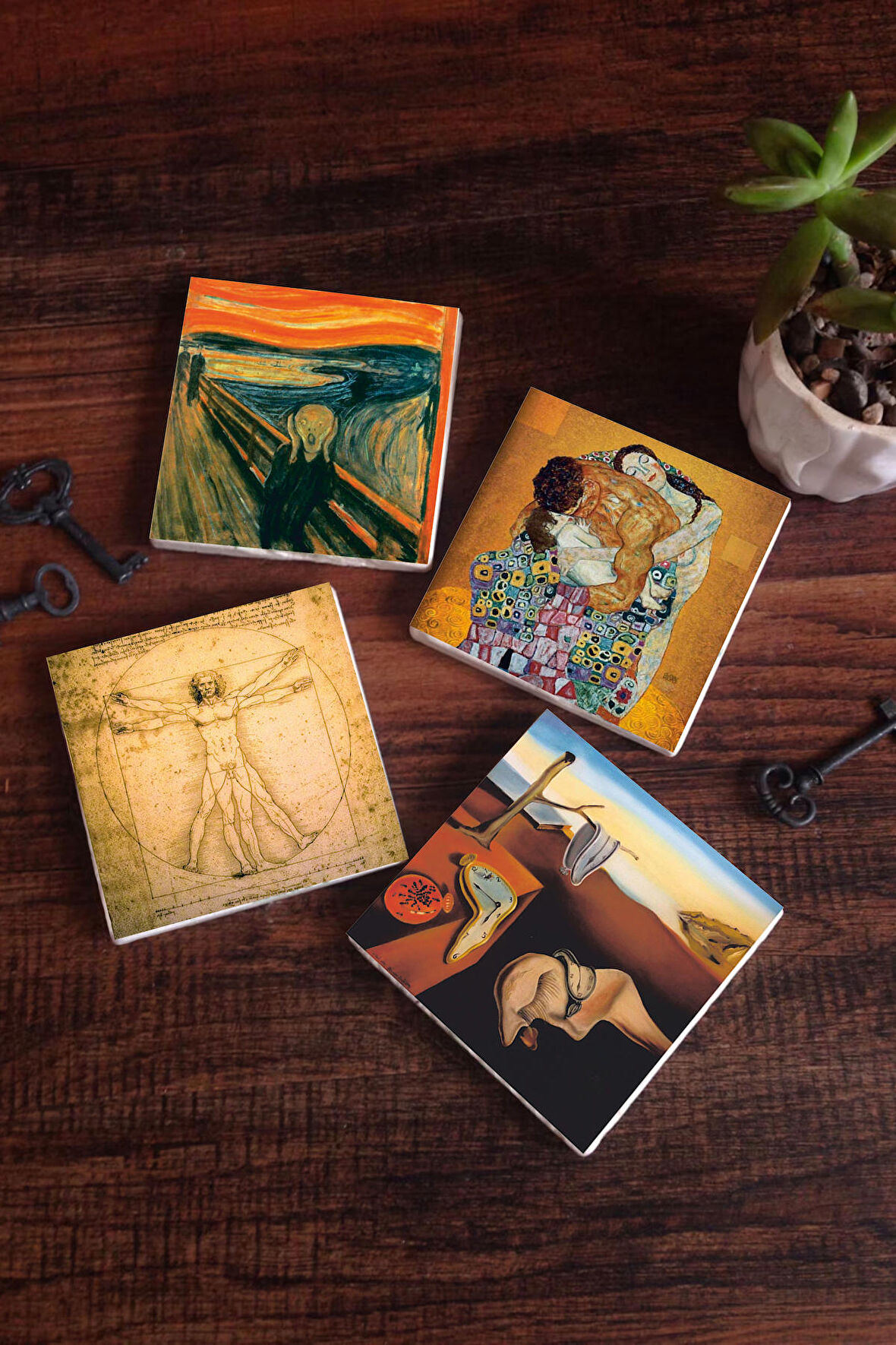Dalí Belleğin Azmi, Çığlık, Gustav Klimt Aile Kucaklama, Da Vinci Vitruvius Adamı Taş Bardak Altlığı Masaüstü Koruyucu Altlık 4 Parça Set 10x10cm Stone Coasters