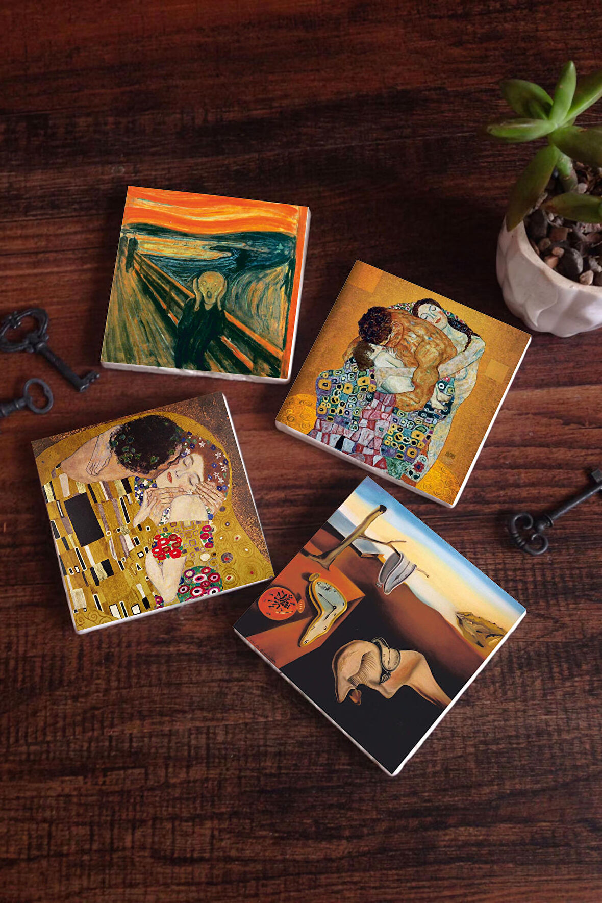 Salvador Dalí Belleğin Azmi, Çığlık, Gustav Klimt Aile Kucaklama, Öpücük Taş Bardak Altlığı Masaüstü Koruyucu Altlık 4 Parça Set 10x10cm Stone Coasters