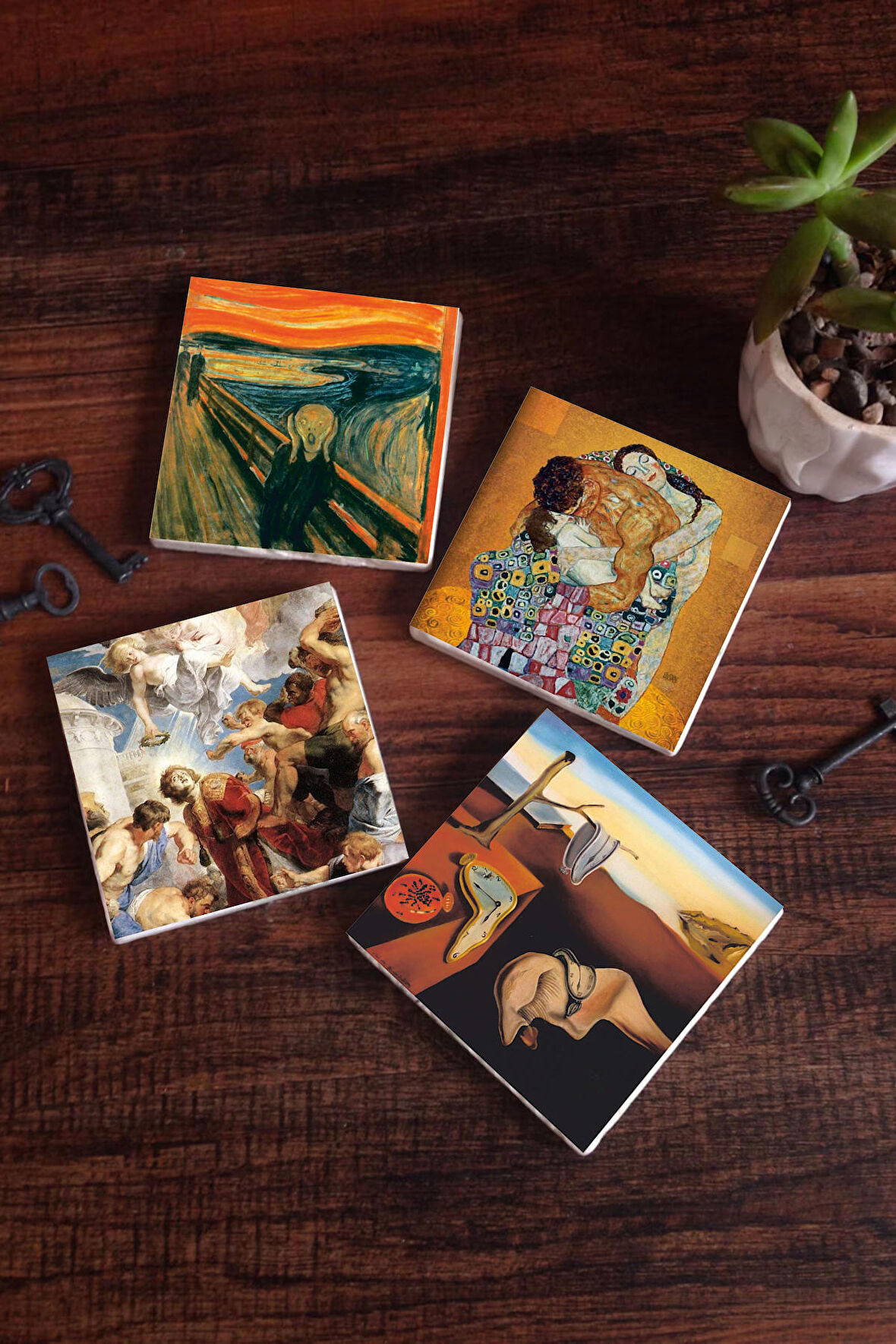 Dalí Belleğin Azmi, Çığlık, Gustav Klimt Aile Kucaklama, Aziz Stephen Üçlemesi Taş Bardak Altlığı Masaüstü Koruyucu Altlık 4 Parça Set 10x10cm Stone Coasters
