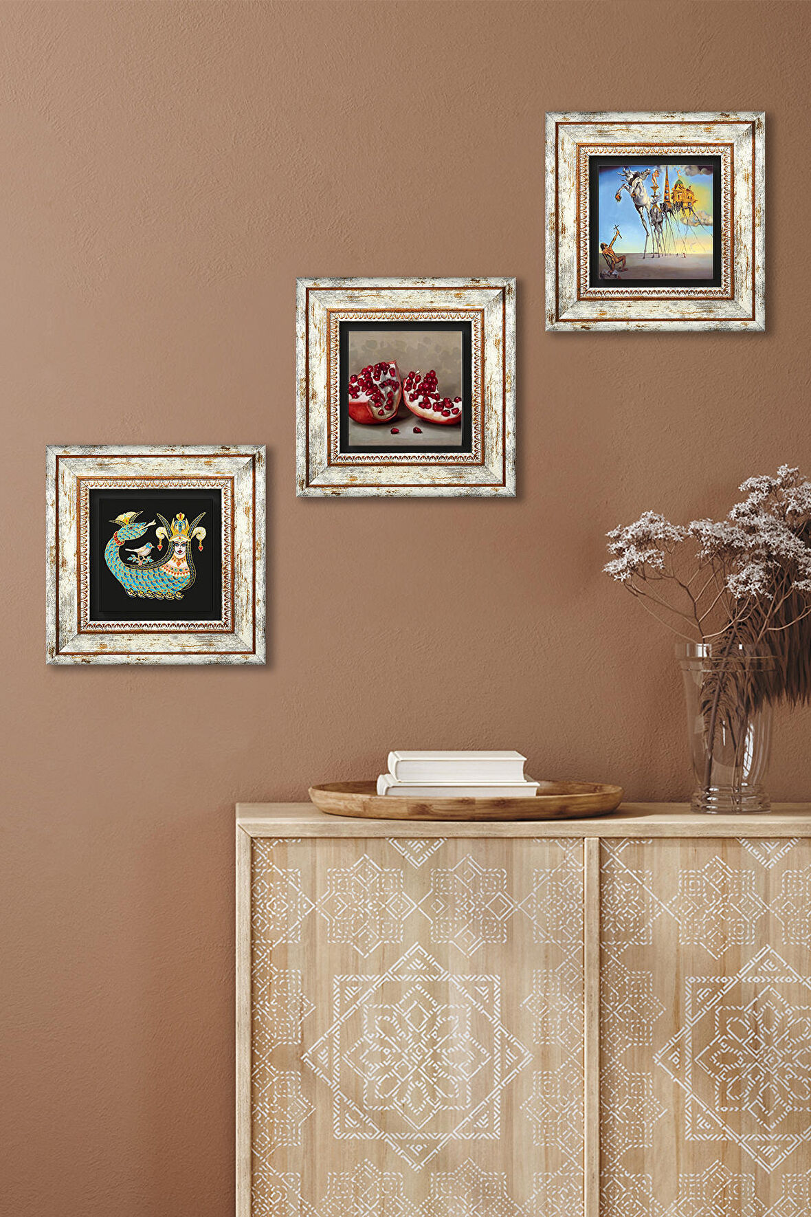 Dalí Aziz Antonius'un Baştan Çıkarılışı, Şahmeran, Nar Taş Duvar Tablosu Çerçeveli Duvar Dekoru 3 Parça Tablo Seti Wall Art