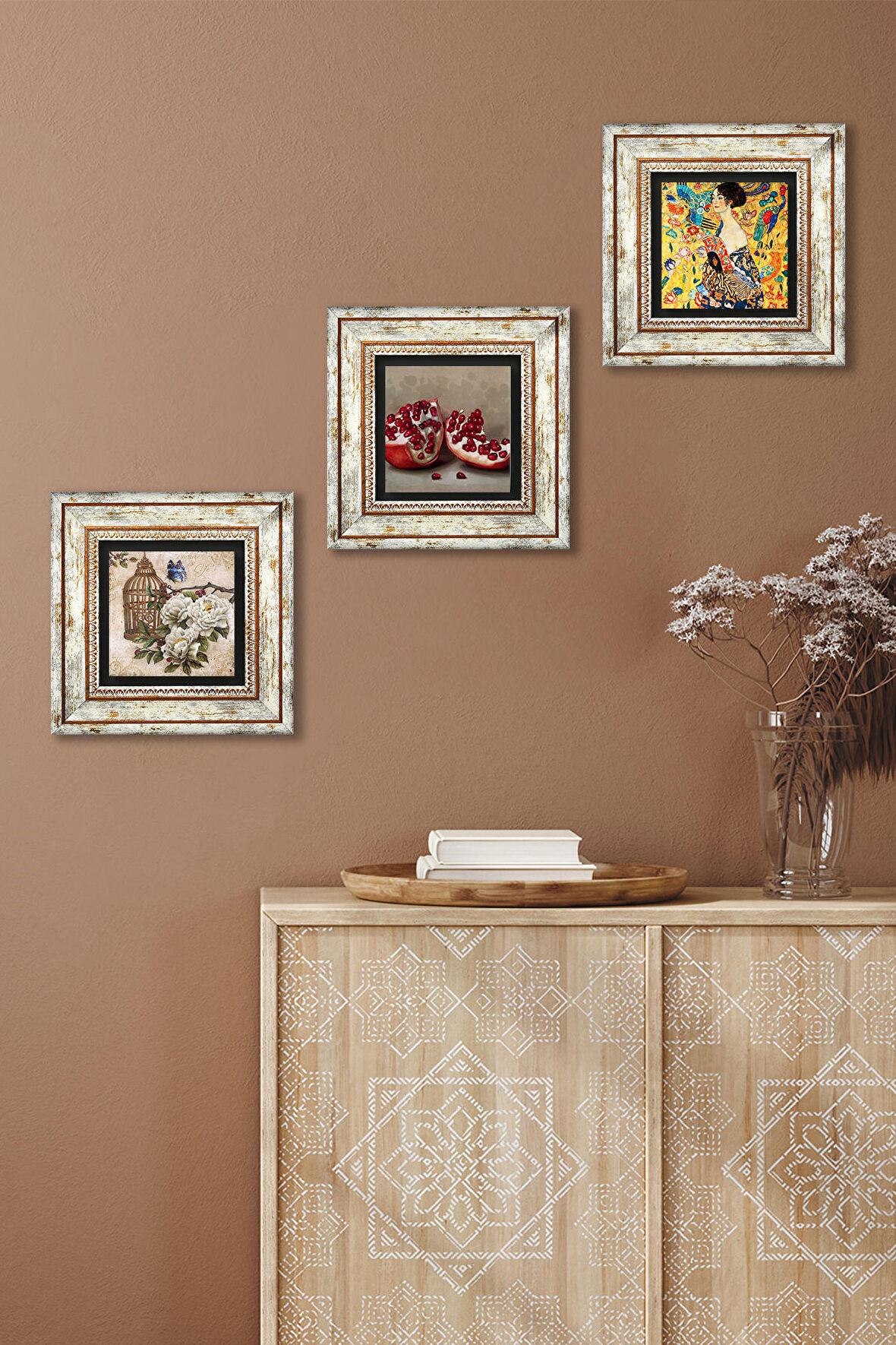 Gustav Klimt Yelpazeli Kadın, Kelebekli Çiçek, Nar Taş Duvar Tablosu Çerçeveli Duvar Dekoru 3 Parça Tablo Seti Wall Art