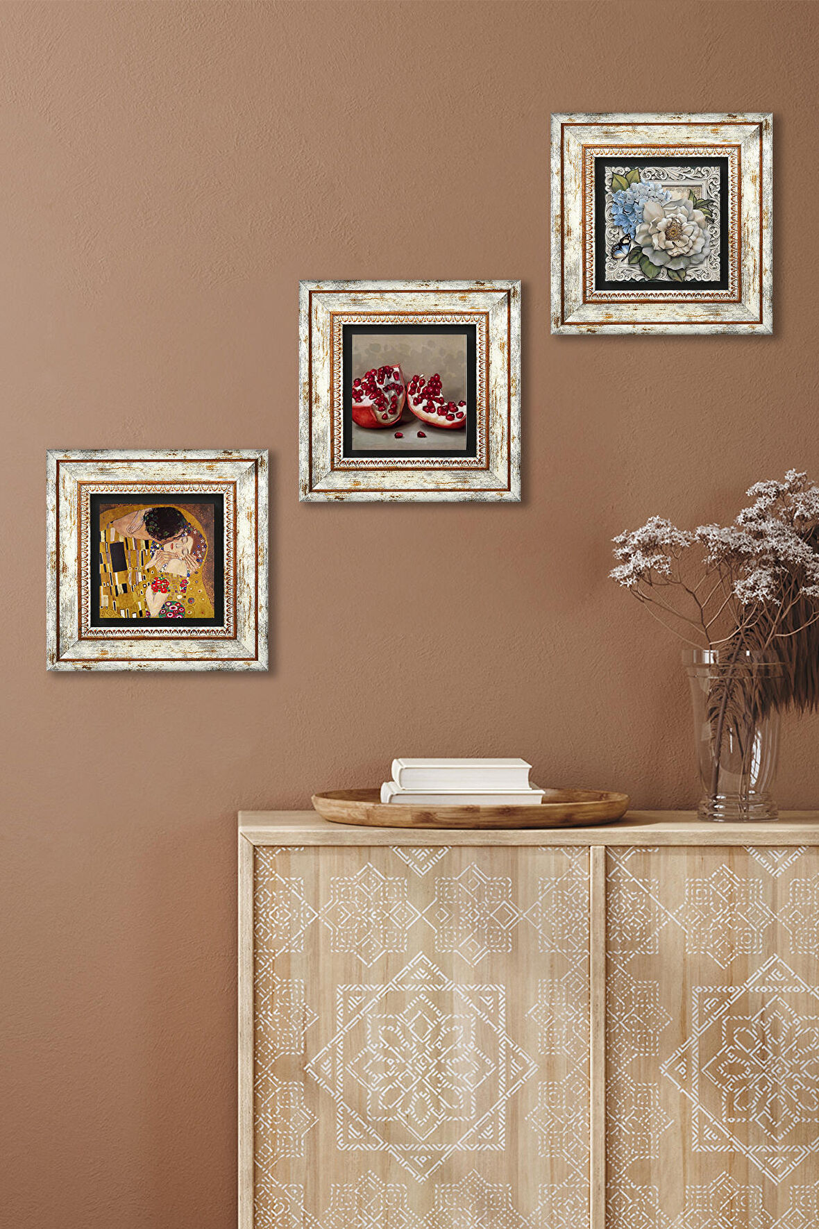 Gustav Klimt Öpücük, Kelebekli Çiçek, Nar Taş Duvar Tablosu Çerçeveli Duvar Dekoru 3 Parça Tablo Seti Wall Art