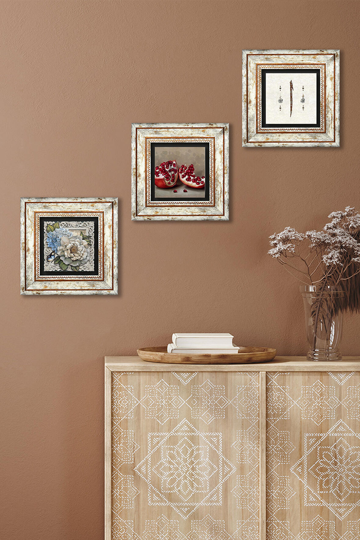 Elif, Kelebekli Çiçek, Nar Taş Duvar Tablosu Çerçeveli Duvar Dekoru 3 Parça Tablo Seti Wall Art