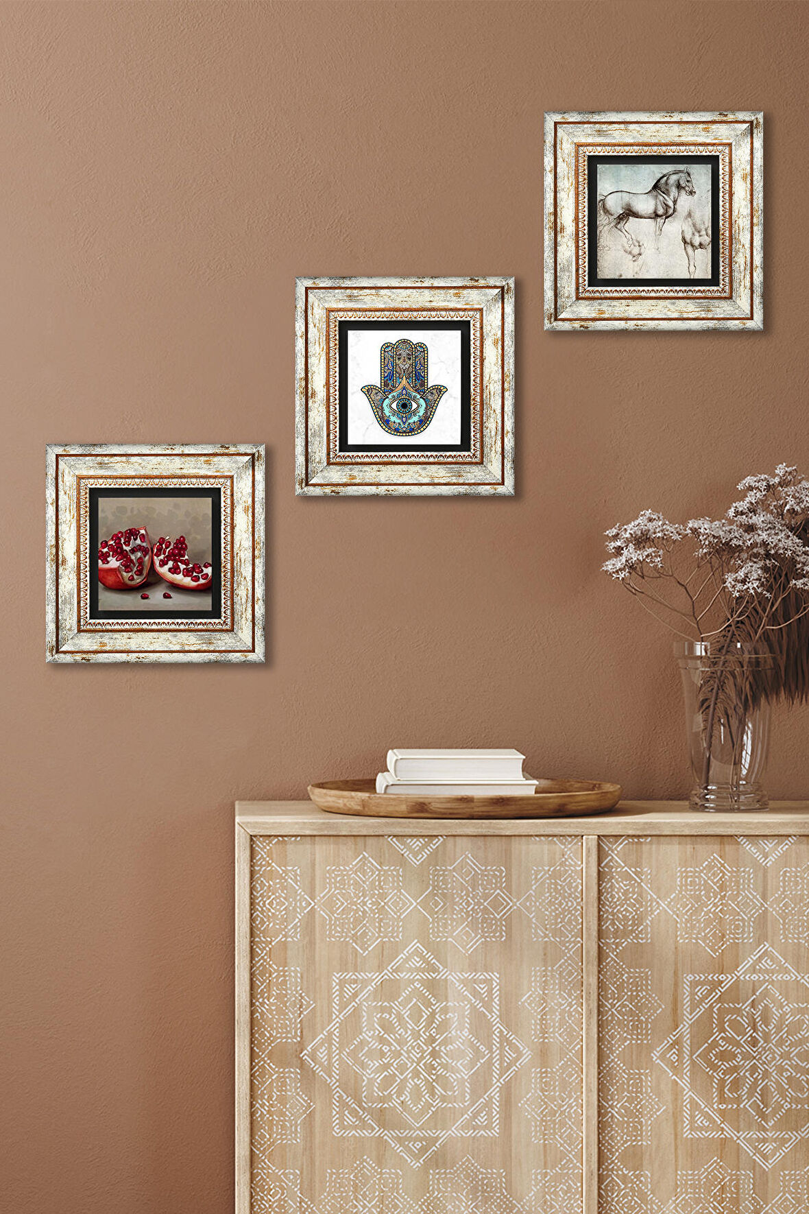 Leonardo da Vinci At Heykeli, Nar, Fatma Ana Eli (Hamsa) Taş Duvar Tablosu Çerçeveli Duvar Dekoru 3 Parça Tablo Seti Wall Art