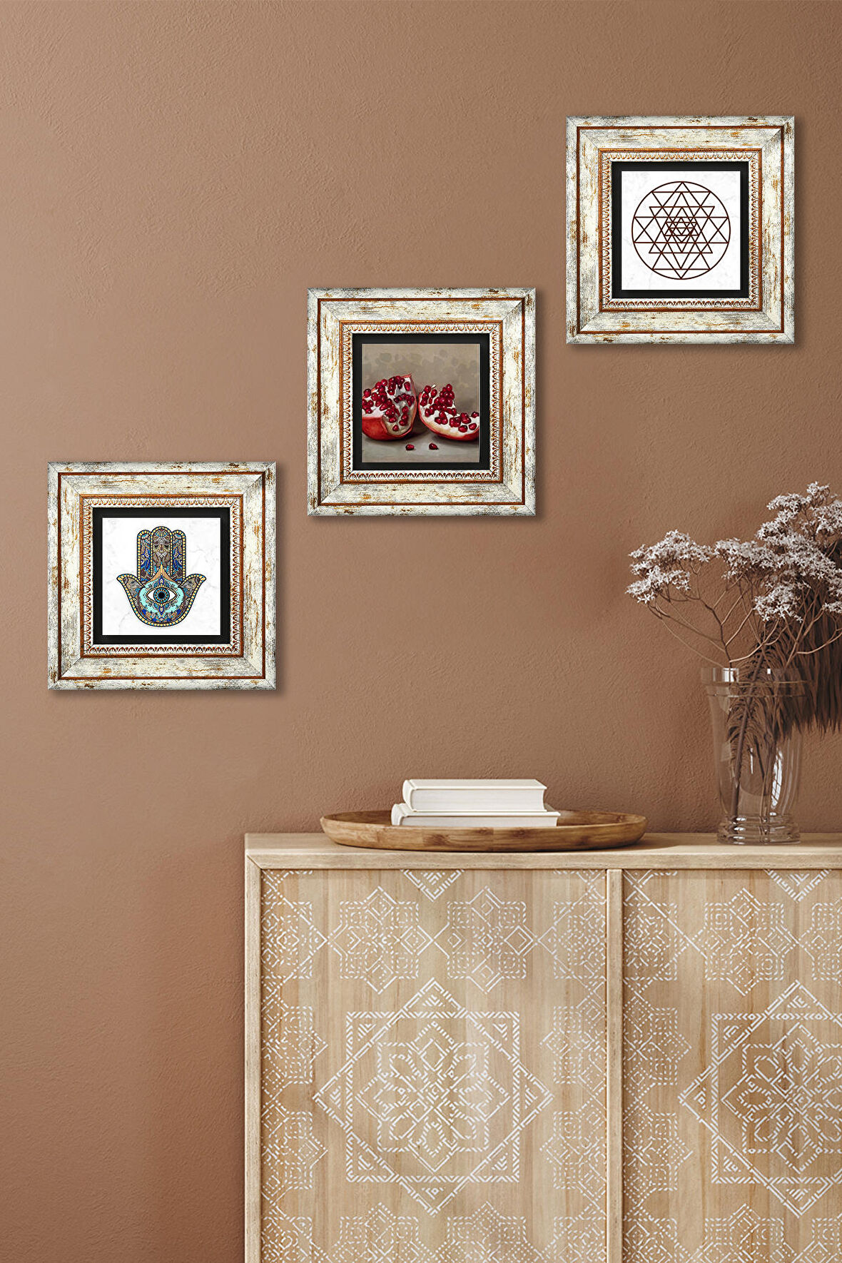 Sri Yantra, Nar, Fatma Ana Eli (Hamsa) Taş Duvar Tablosu Çerçeveli Duvar Dekoru 3 Parça Tablo Seti Wall Art