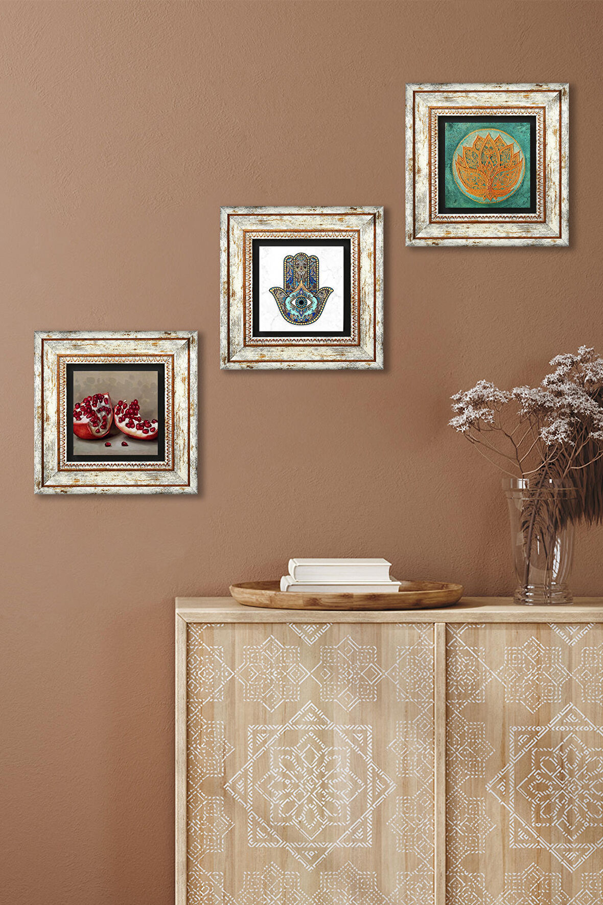 Lotus Çiçeği, Nar, Fatma Ana Eli (Hamsa) Taş Duvar Tablosu Çerçeveli Duvar Dekoru 3 Parça Tablo Seti Wall Art