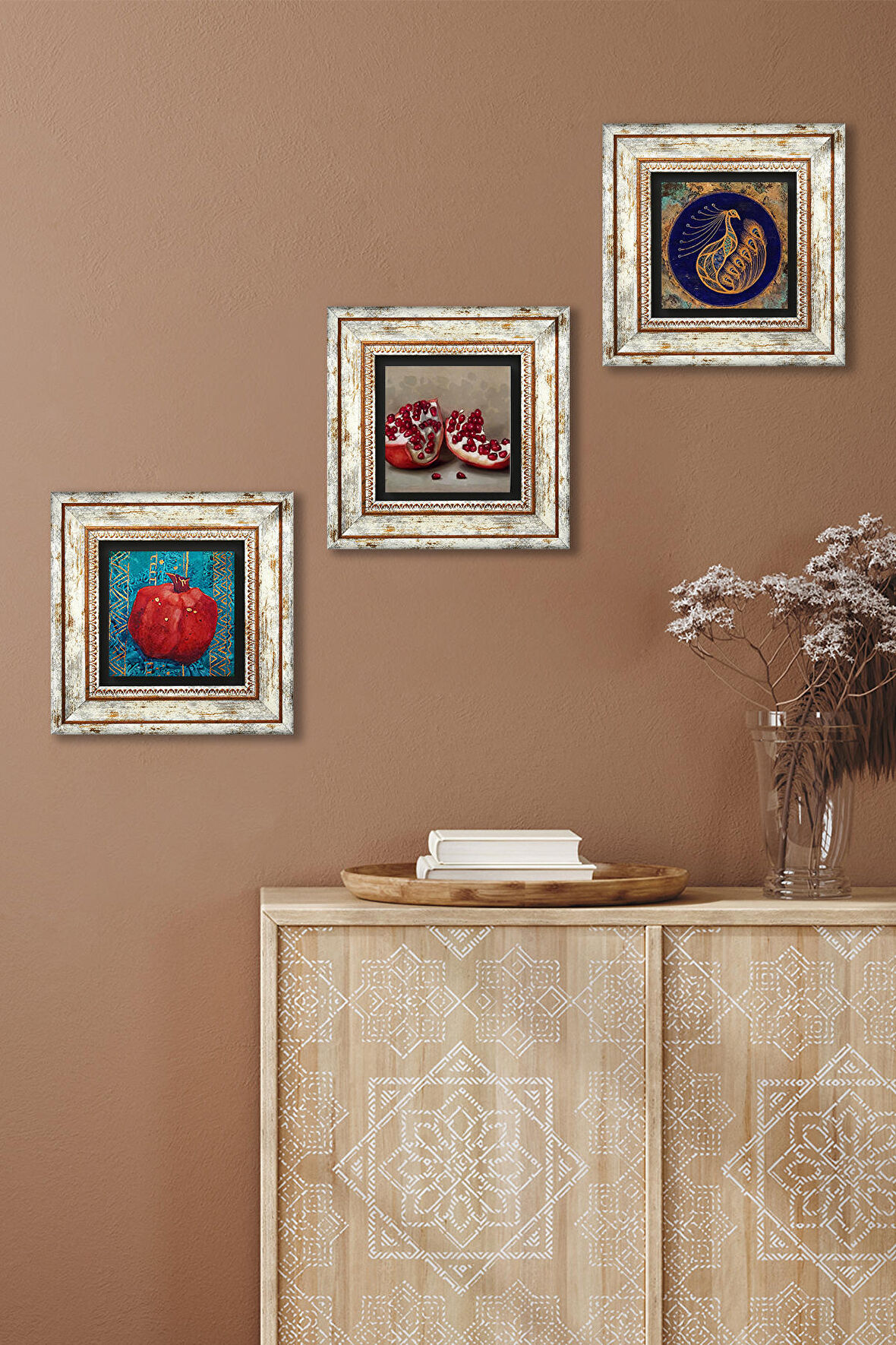 Tavus Kuşu, Nar Taş Duvar Tablosu Çerçeveli Duvar Dekoru 3 Parça Tablo Seti Wall Art