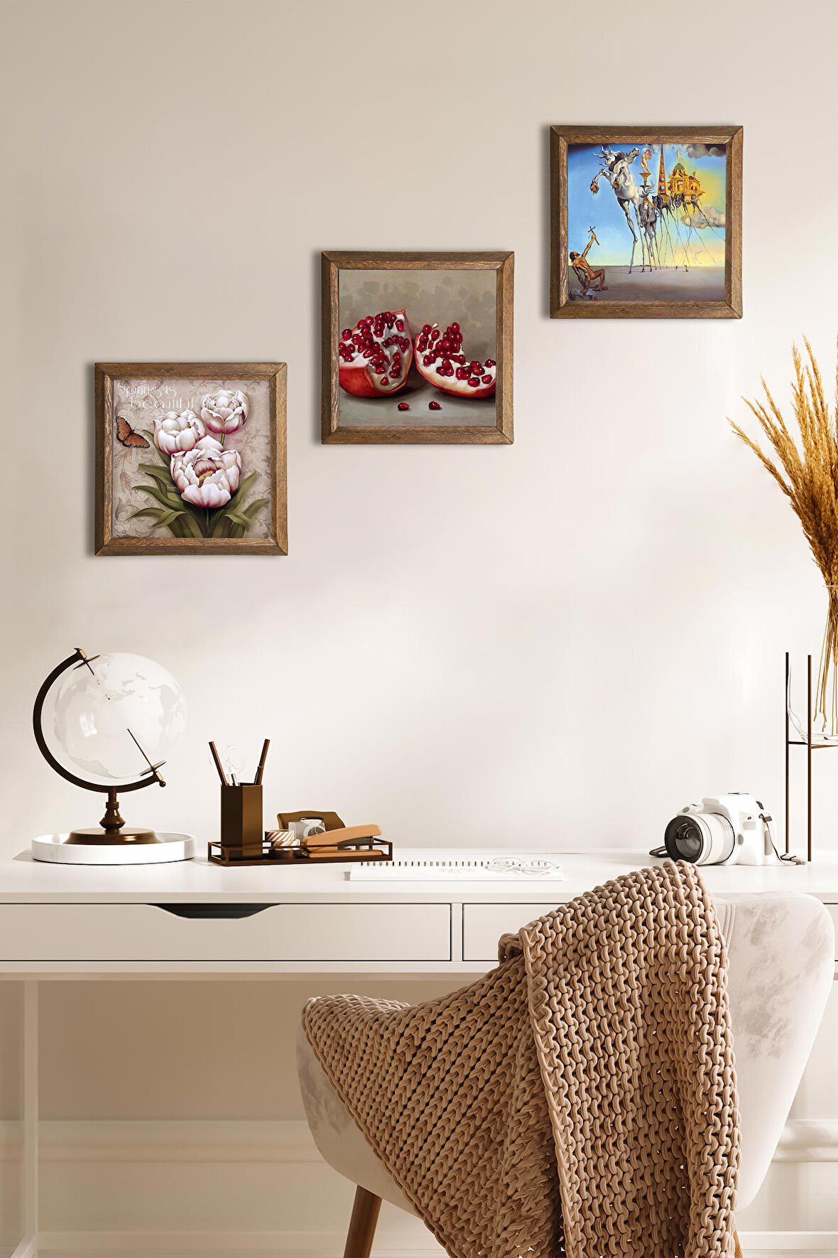 Salvador Dalí, Kelebekli Çiçek, Nar Taş Duvar Tablosu Ahşap Çerçeveli Duvar Dekoru 3 Parça Tablo Seti Wall Art