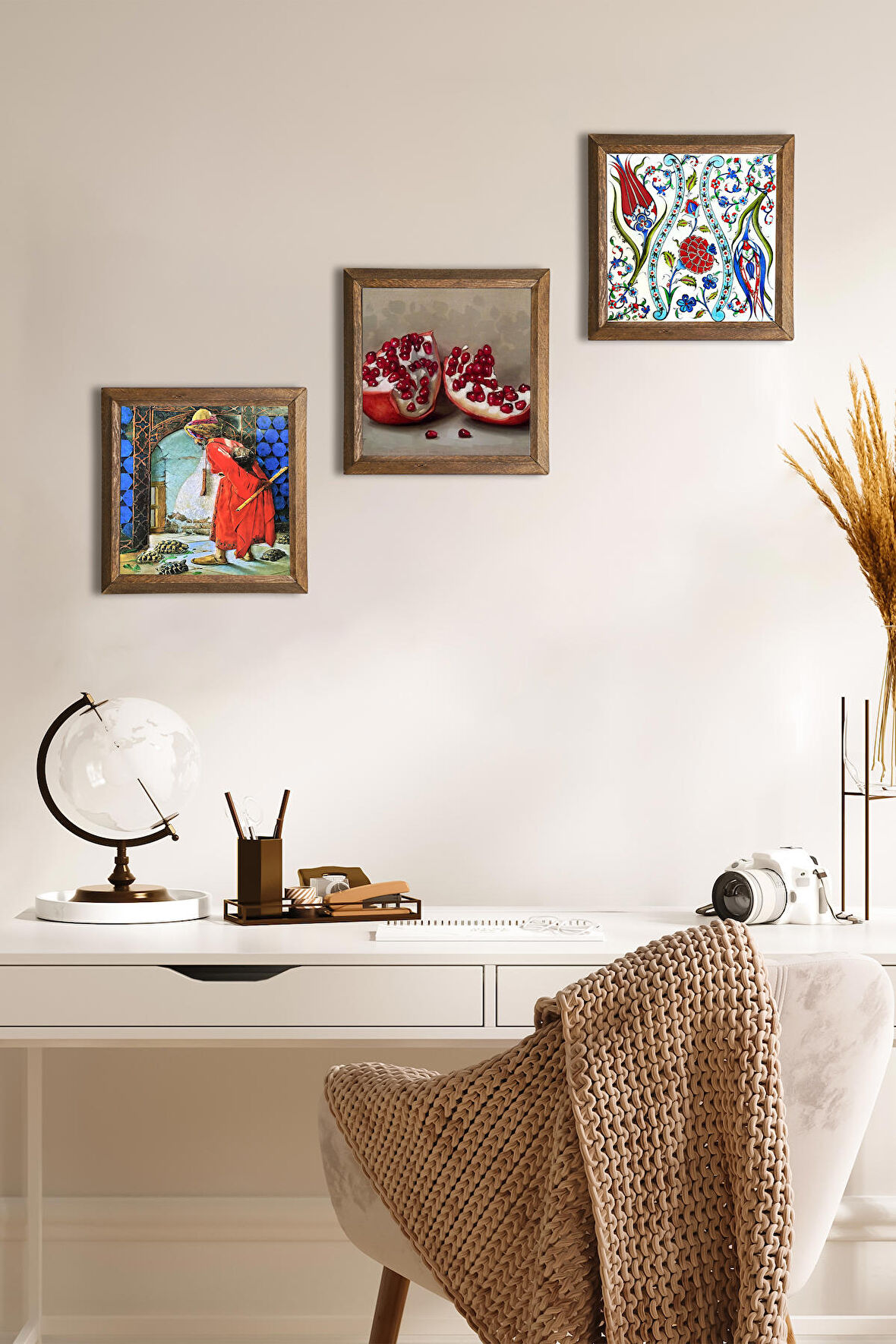 Çini Sanatı Lale, Kaplumbağa Terbiyecisi, Nar Taş Duvar Tablosu Ahşap Çerçeveli Duvar Dekoru 3 Parça Tablo Seti Wall Art