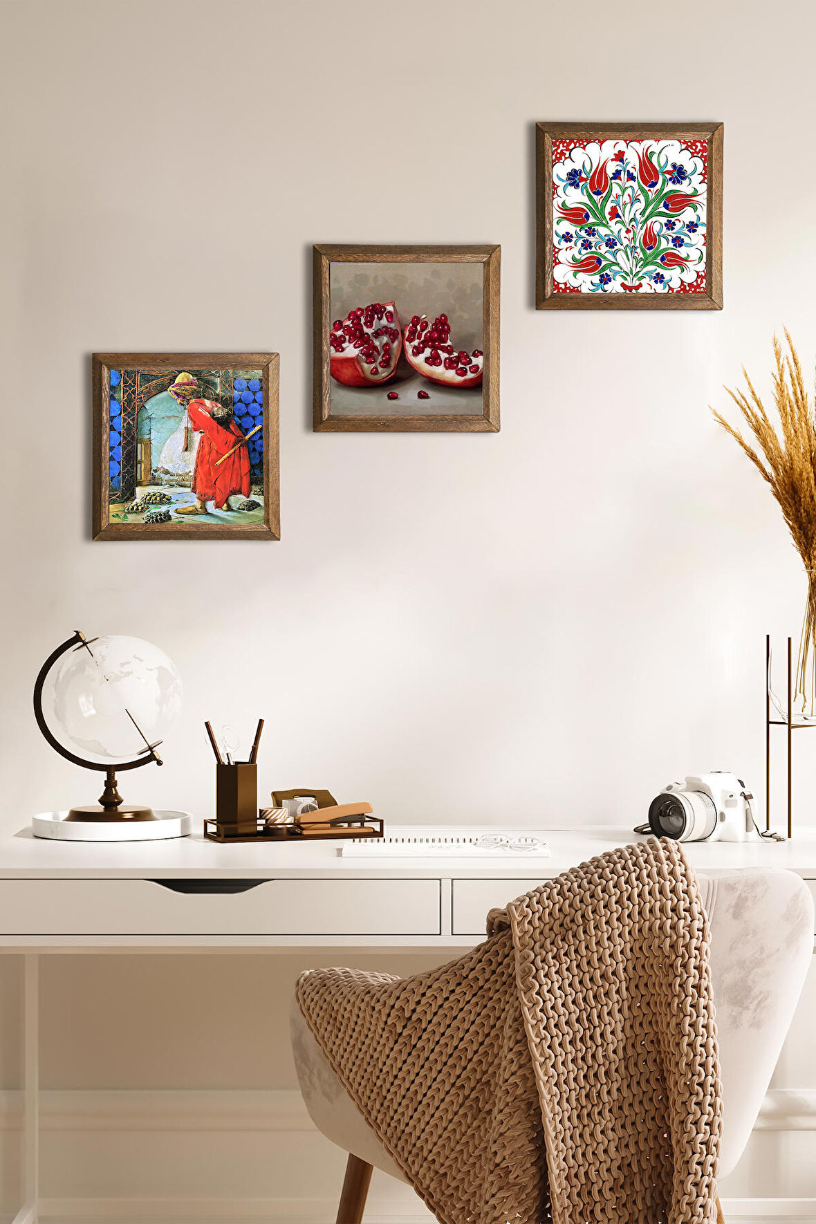 Çini Sanatı Lale, Kaplumbağa Terbiyecisi, Nar Taş Duvar Tablosu Ahşap Çerçeveli Duvar Dekoru 3 Parça Tablo Seti Wall Art