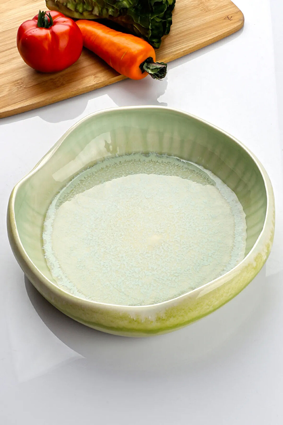 El Yapımı Porselen Asimetrik 24 Cm Salata Kasesi Yeşil
