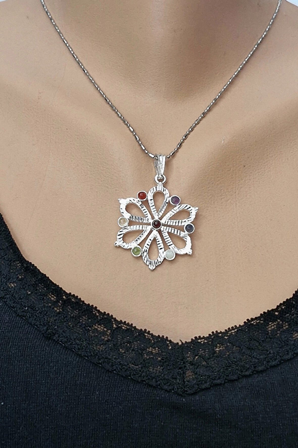 7 Çakra Taşlı Kolye Çiçek Motifli 236-C4