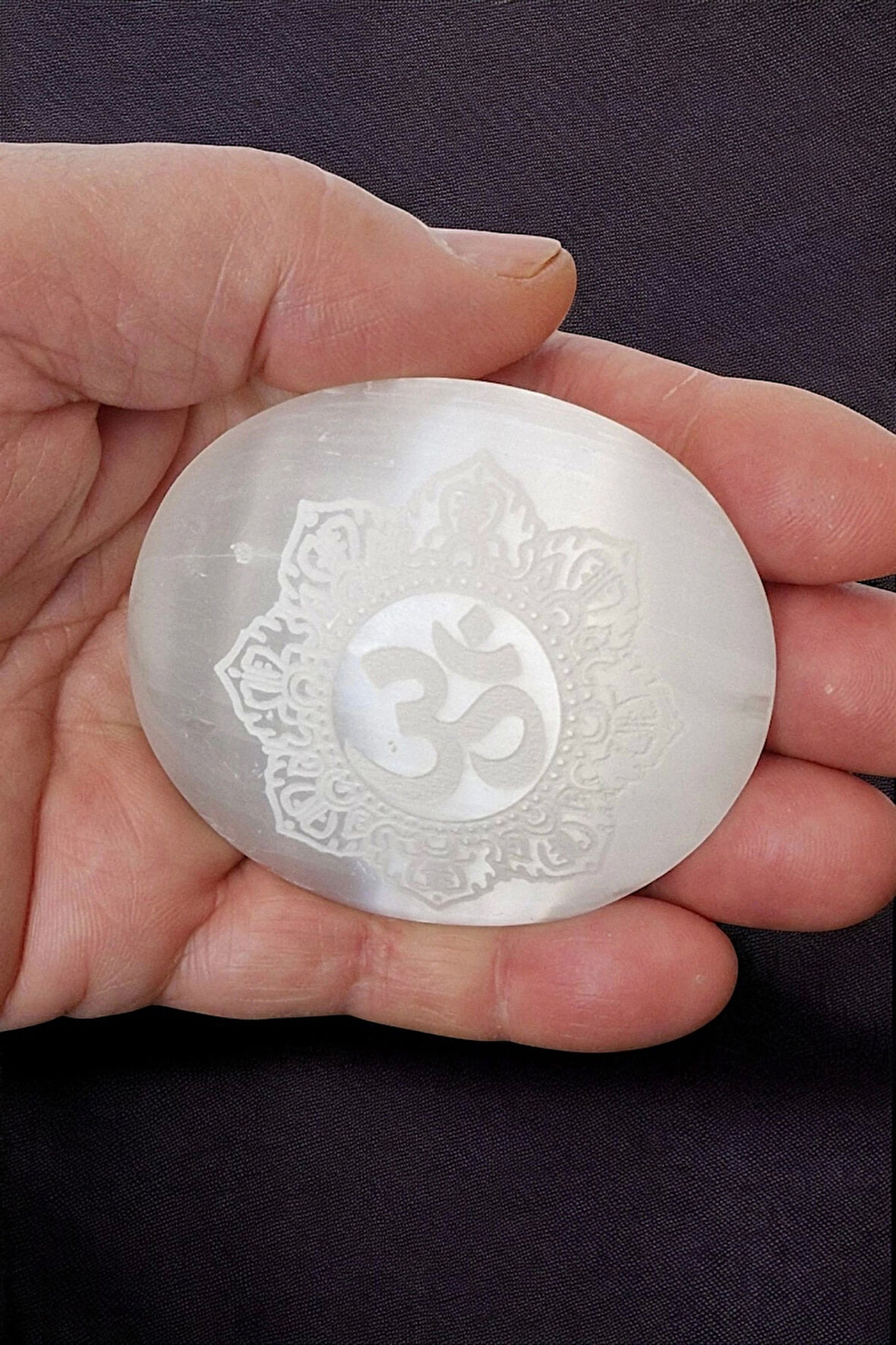Ohm Sembolü Beyaz Selenit Masaj Terapi Taşı - Oval