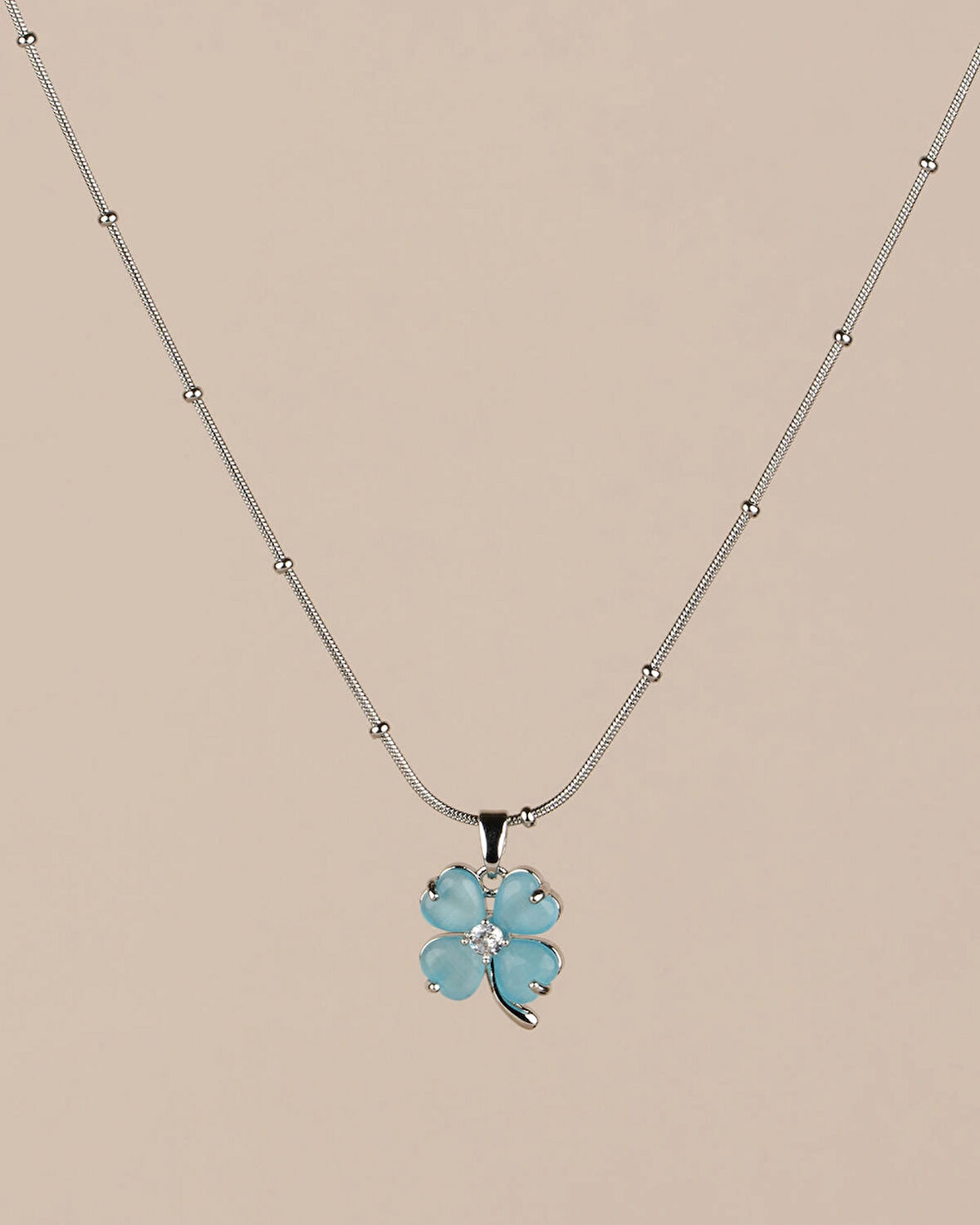Elvora Mavi Opal Taşlı Çiçek Çelik Kolye