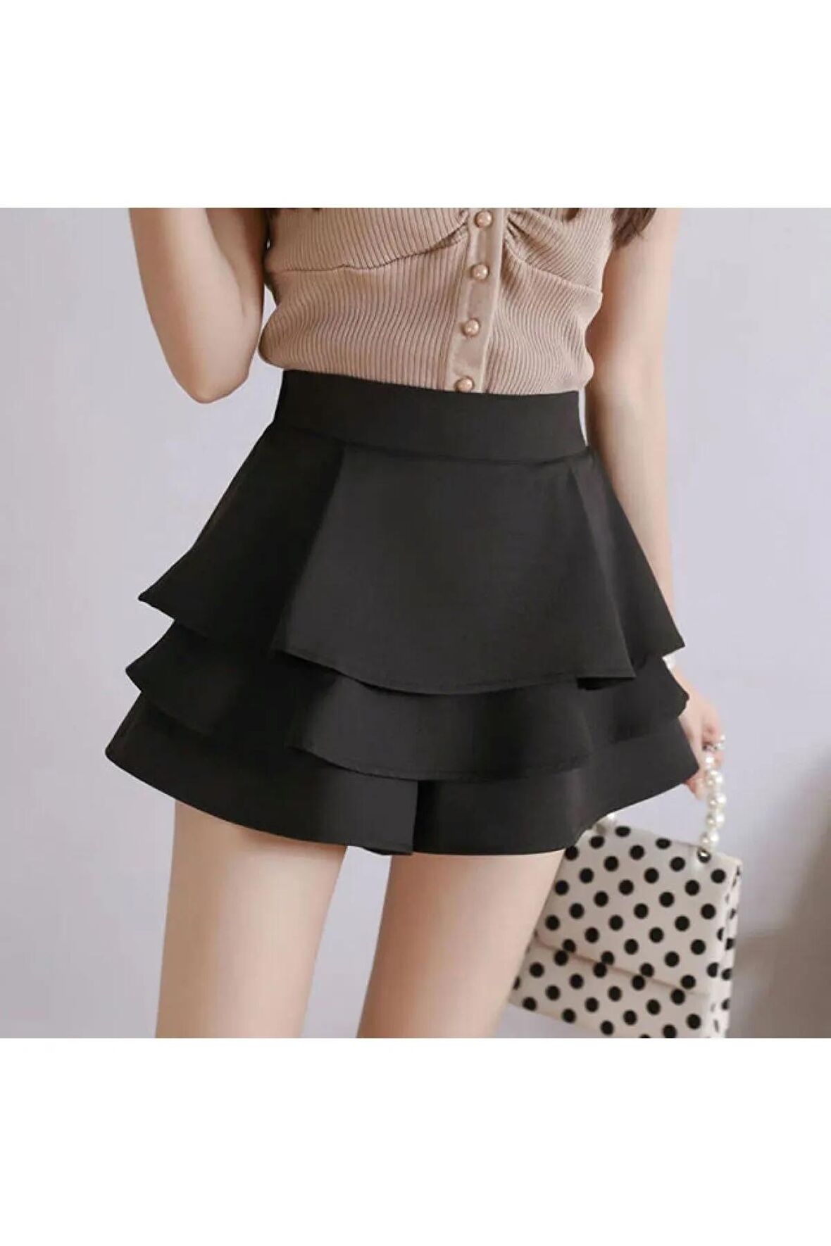 İki Katlı Fırfırlarla Şık ve Feminen: Şort Etek