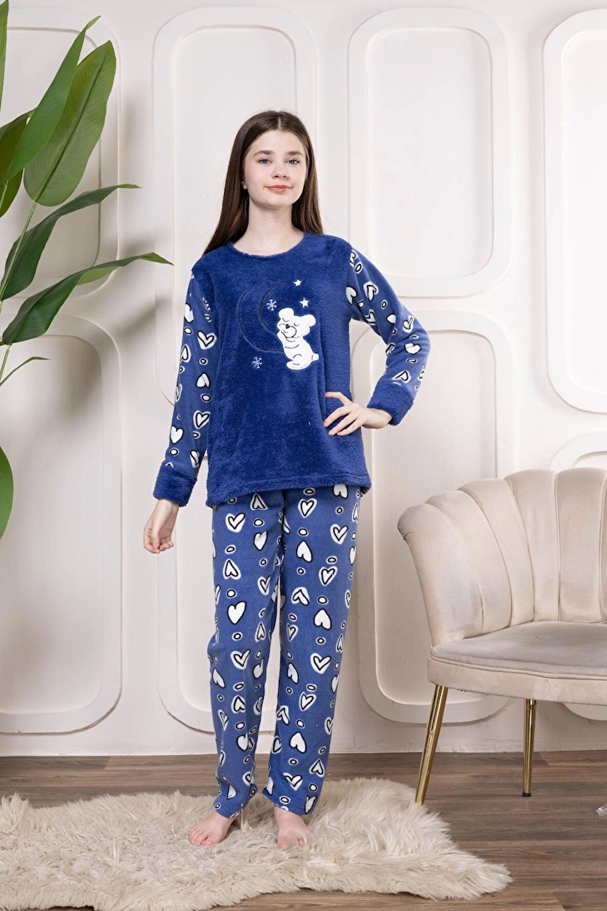 Kız Çocuk Figürlü Peluş Polar Pijama Takımı