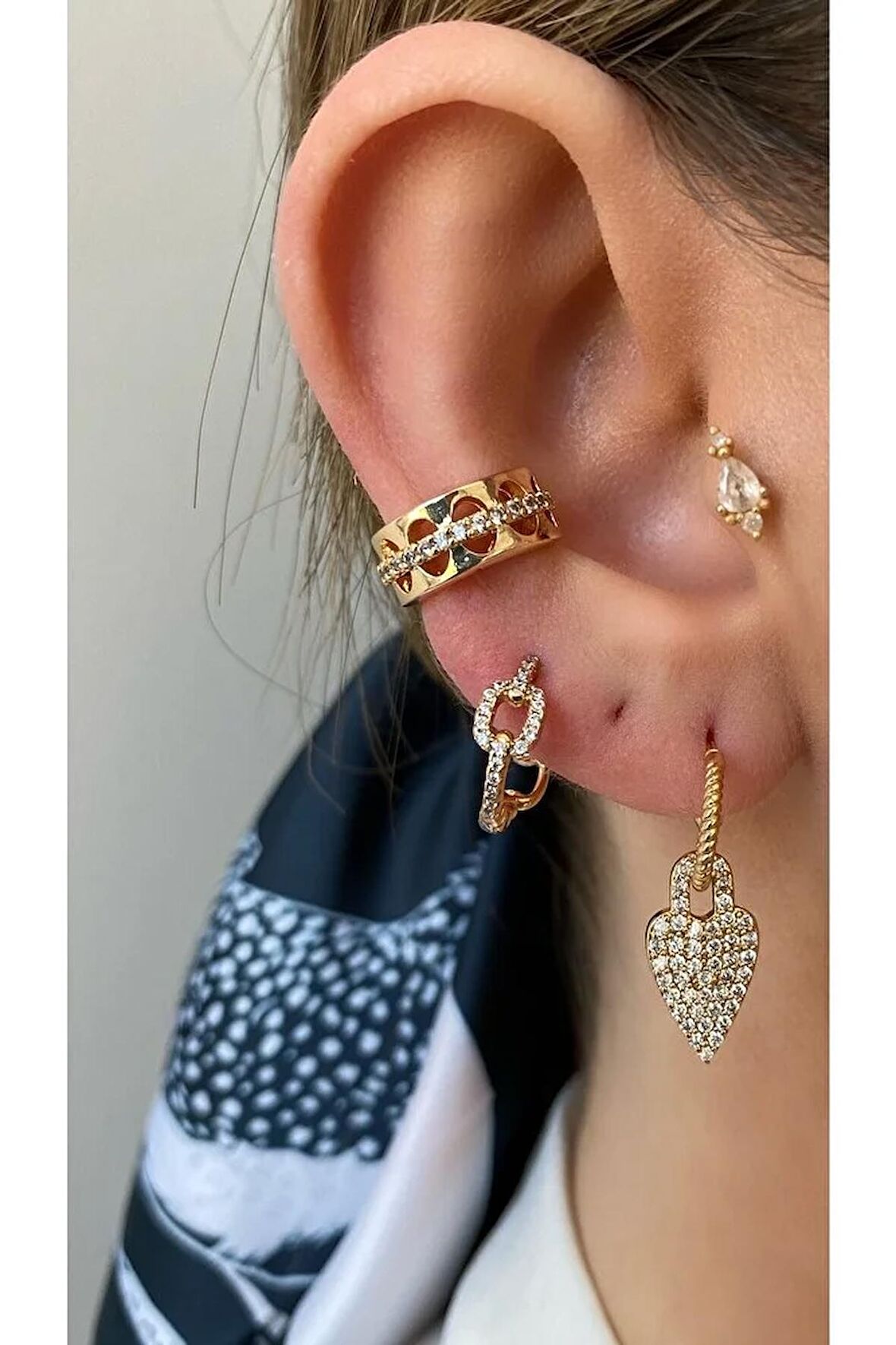 Taşlı Kafes Gold Kıkırdak Küpe ( Earcuff )