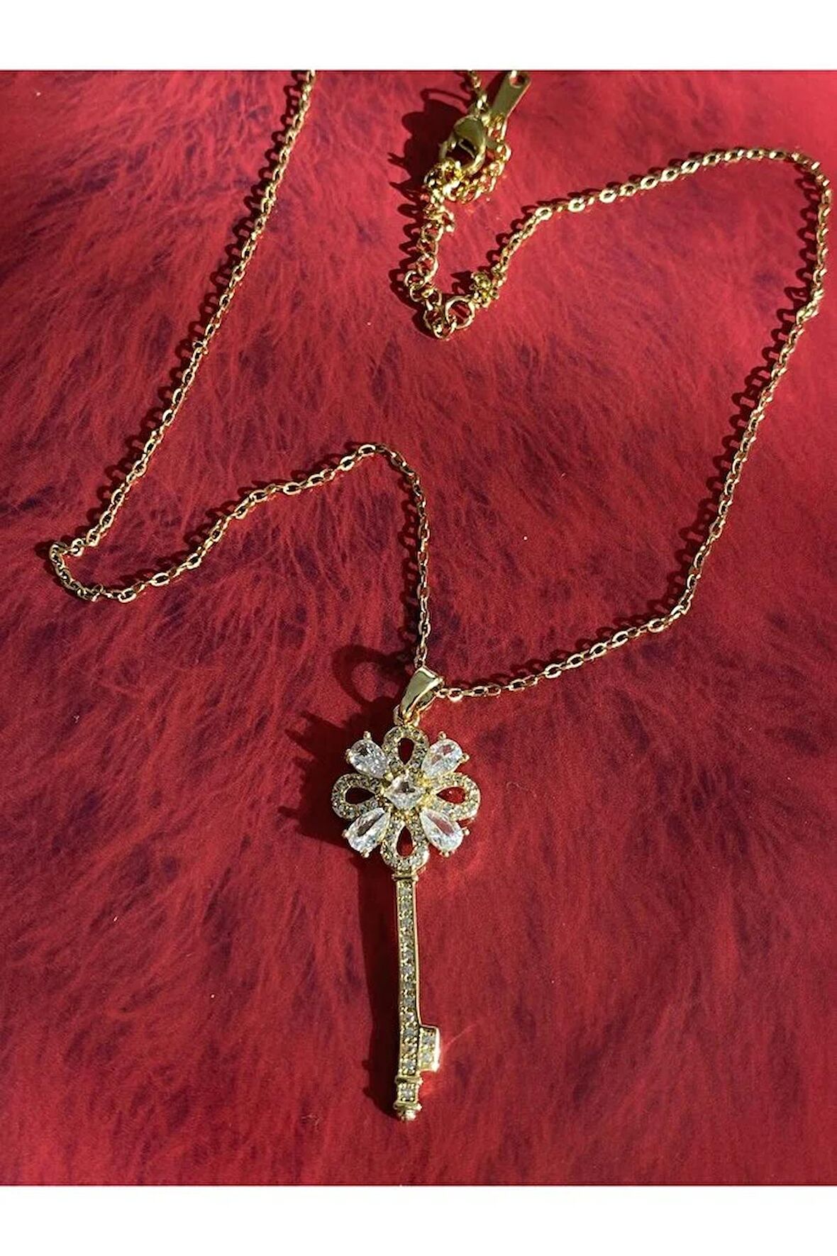 Oval Taşlı Anahtar Çelik Kararmaz Gold Kolye