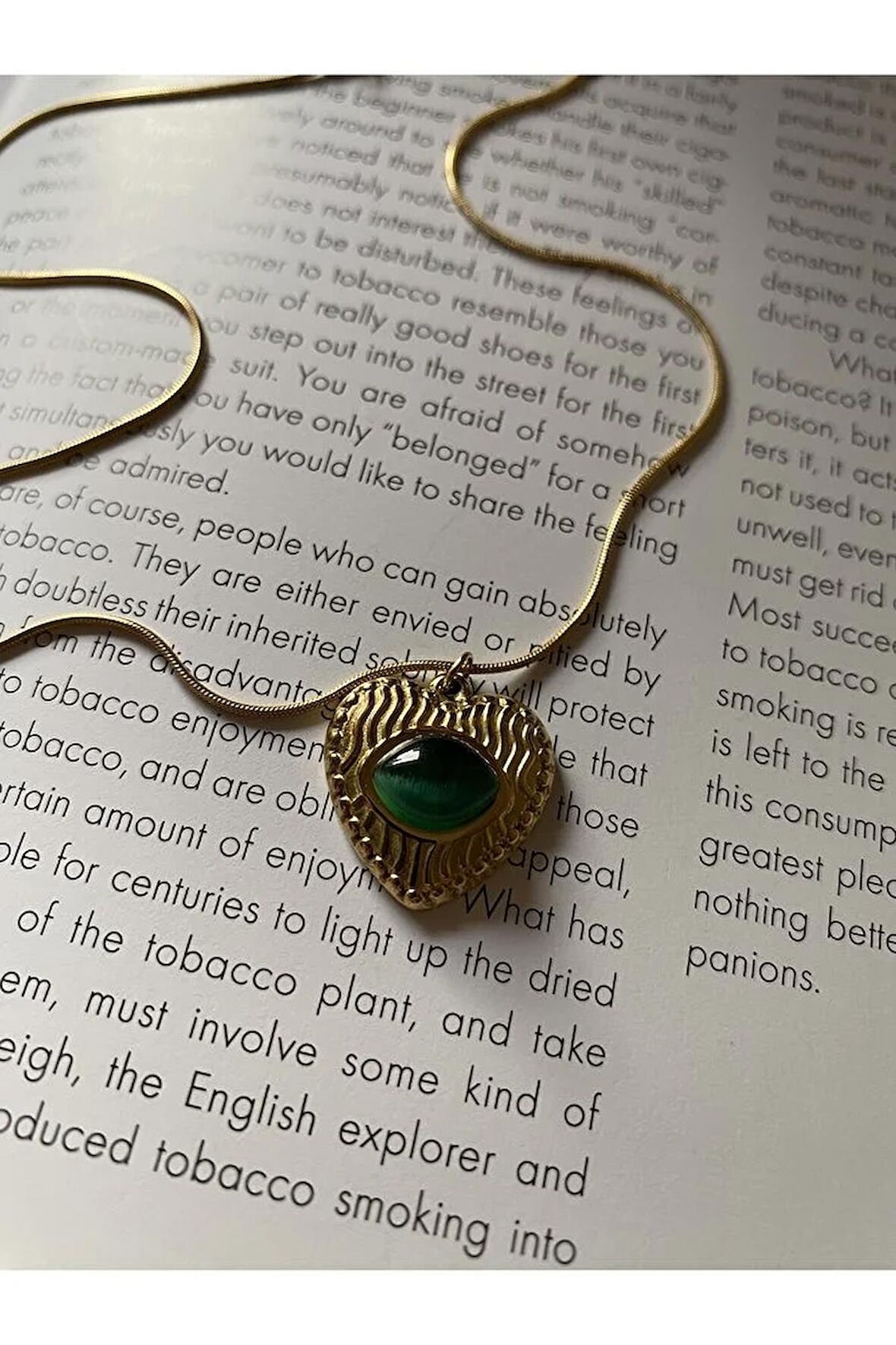 Zümrüt Taşlı Kalp Çelik Kararmaz Gold Kolye