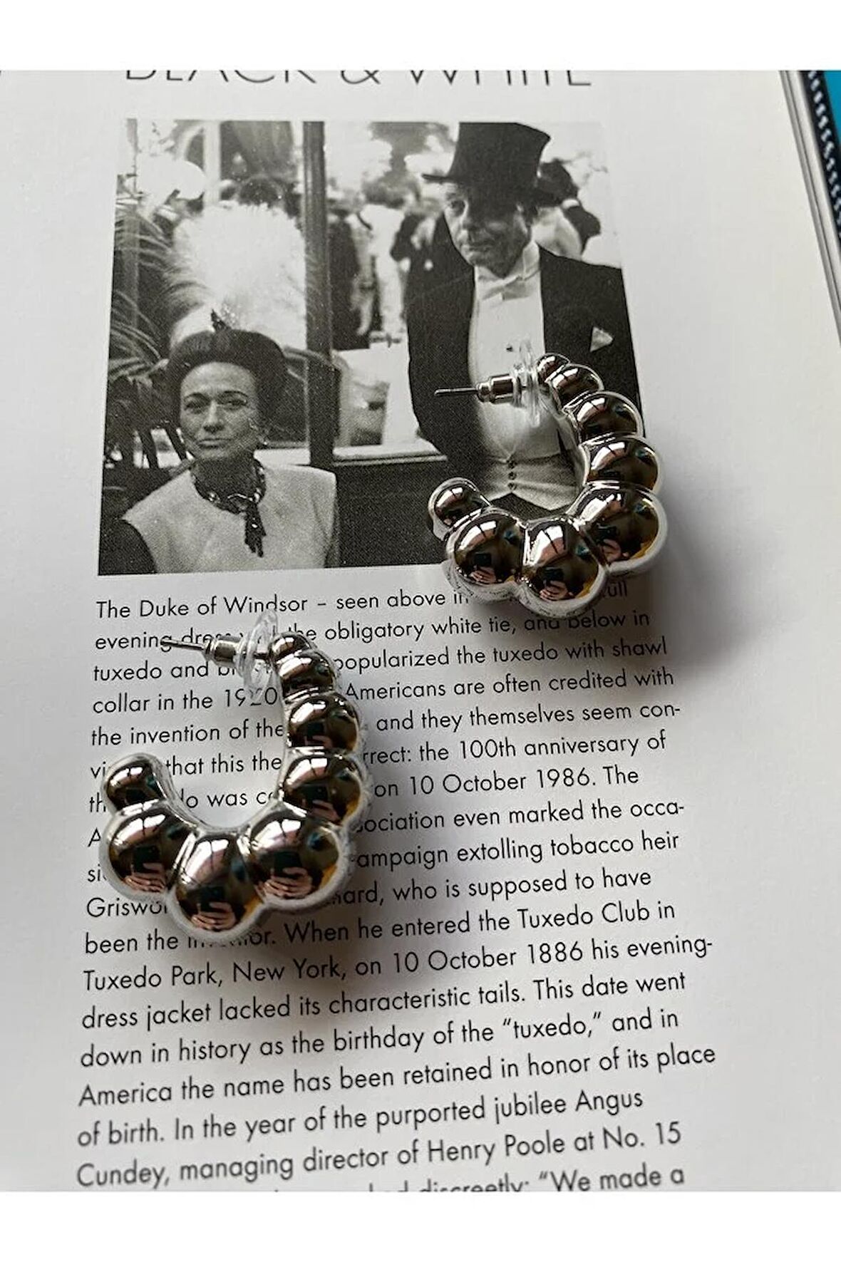 Kadın Sıralı Top Sallantılı Gümüş Renk Küpe Çifti