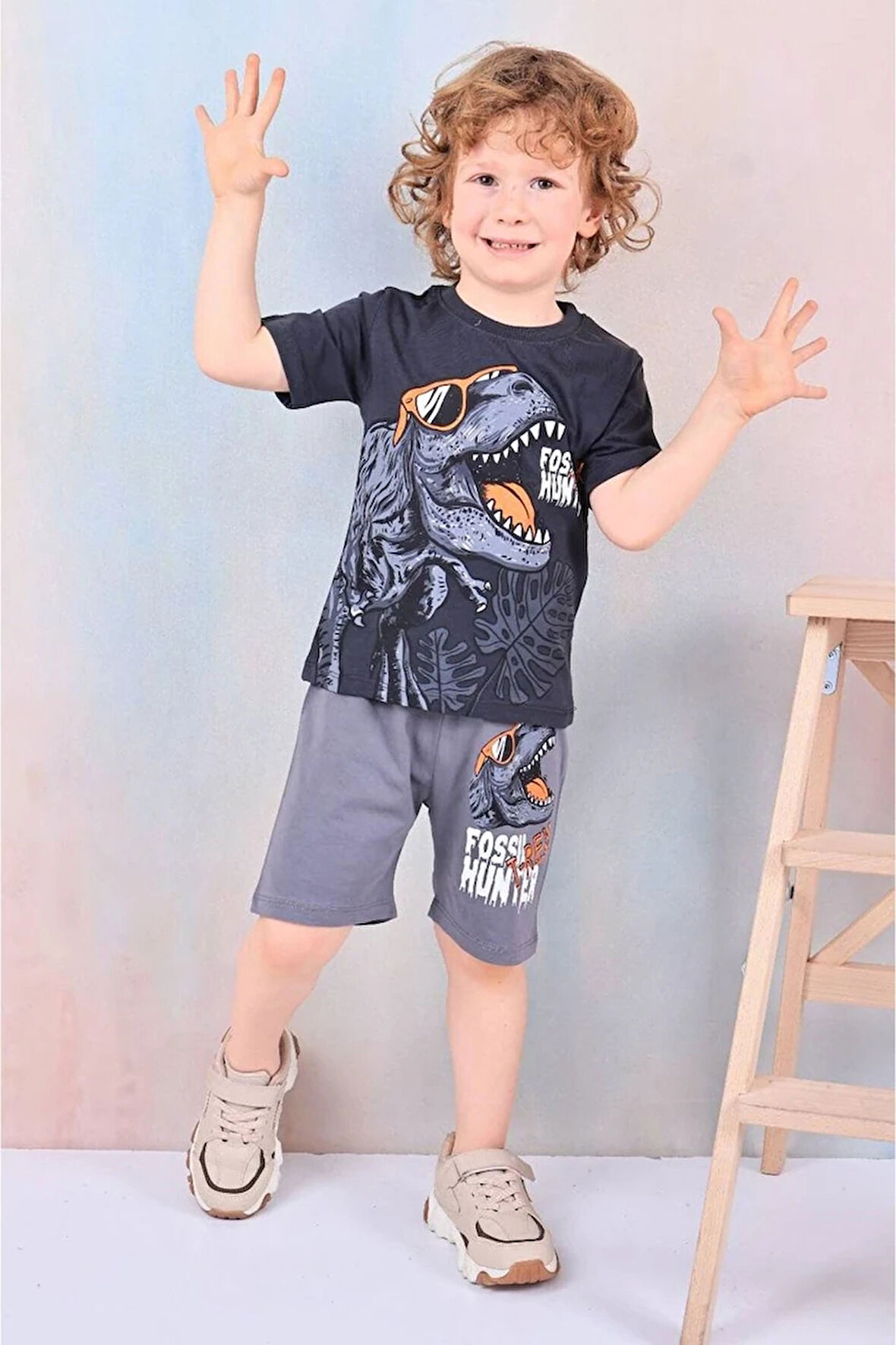 PJKSKT Dinozor Desenli Füme Şortlu Erkek Çocuk Kısa Kol Takım 7590-F