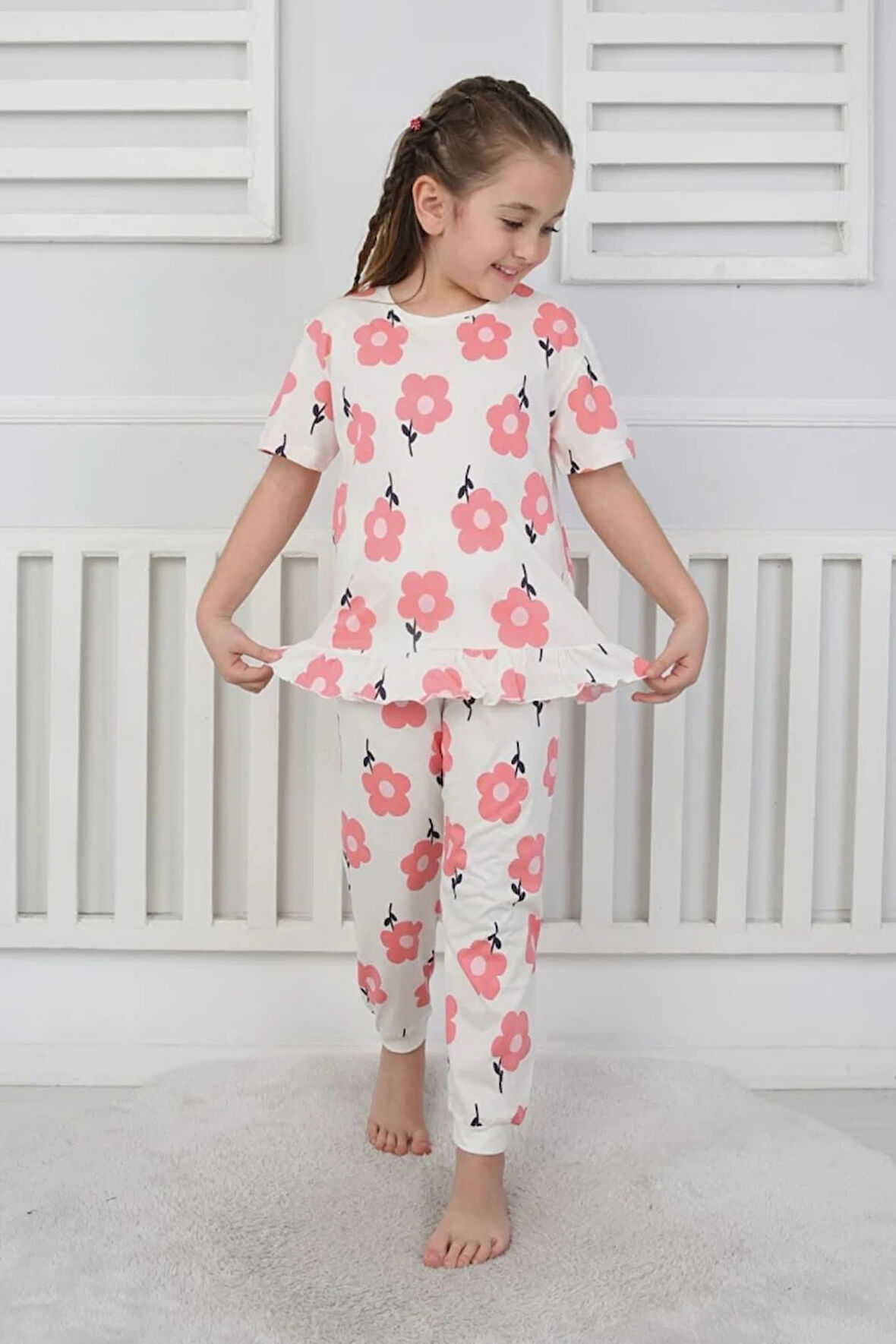 İSOB Ekru Çiçek Desenli %100 Pamuk Kız Çocuk Kısa Kollu Pijama Takımı 3-8 Yaş 21207-E