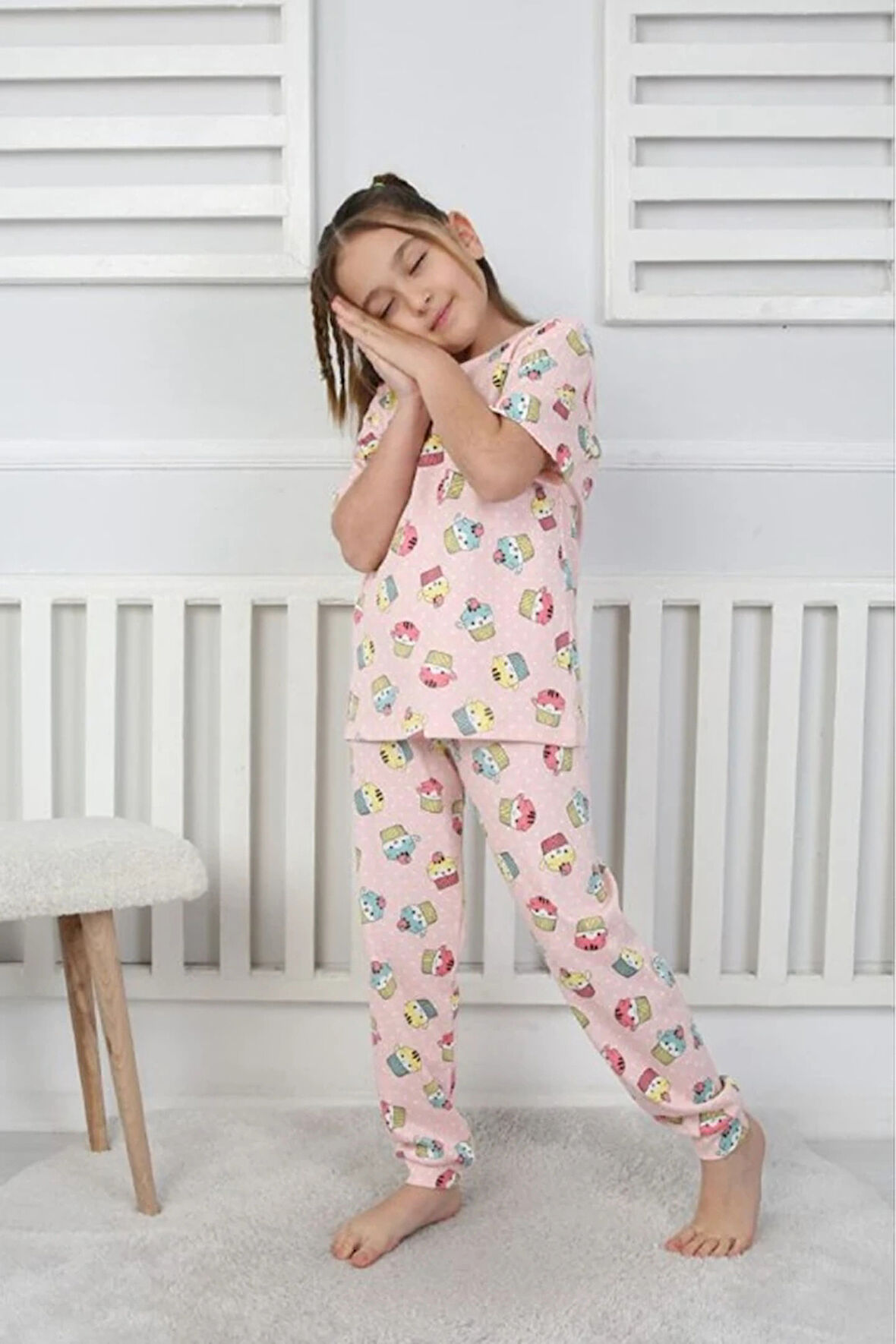 İSOB Pembe Cup Cake Desenli %100 Pamuk Kız Çocuk Kısa Kollu Pijama Takımı 3-8 Yaş 41207-P