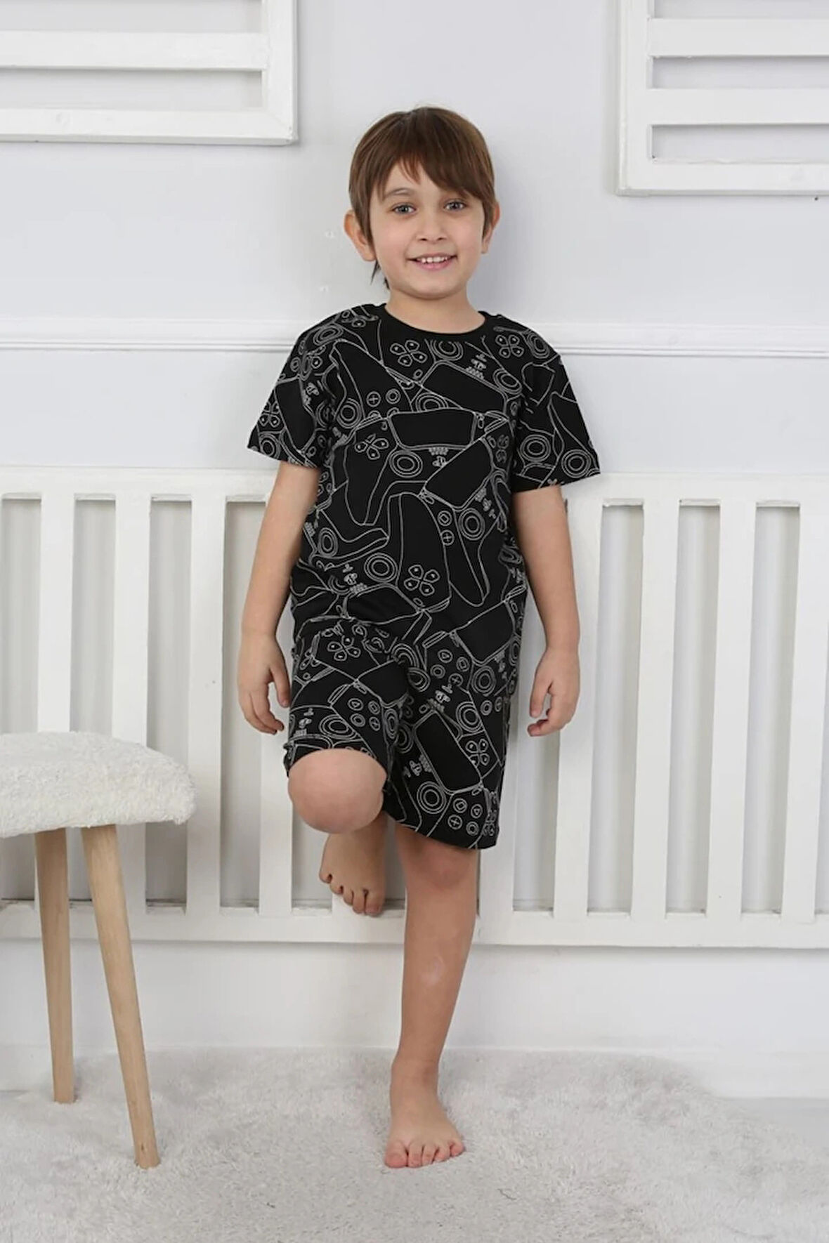 İSOB Siyah Atary Desenli %100 Pamuk Erkek Çocuk Kısa Kollu Şortlu Takım 3-8 Yaş 41301-S