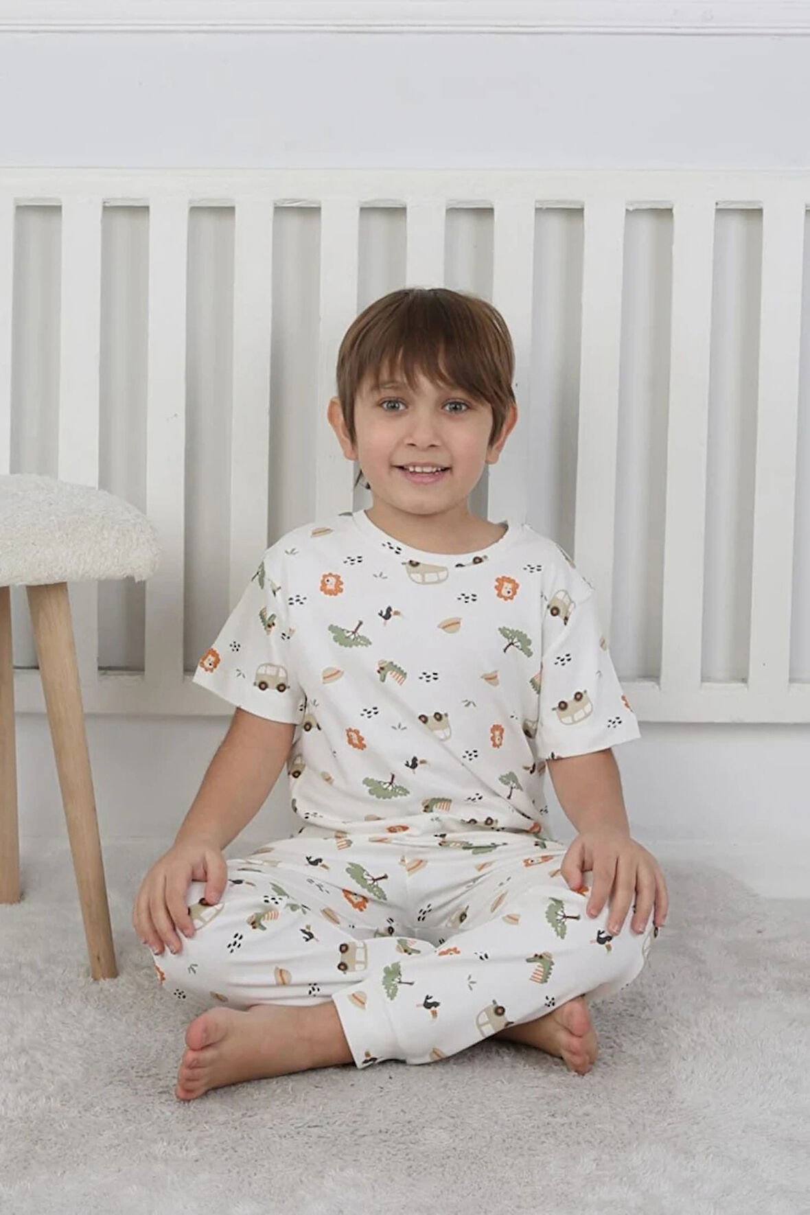 İSOB Ekru Arslan Desenli %100 Pamuk Erkek Çocuk Kısa Kollu Pijama Takımı 3-8 Yaş 41314-E