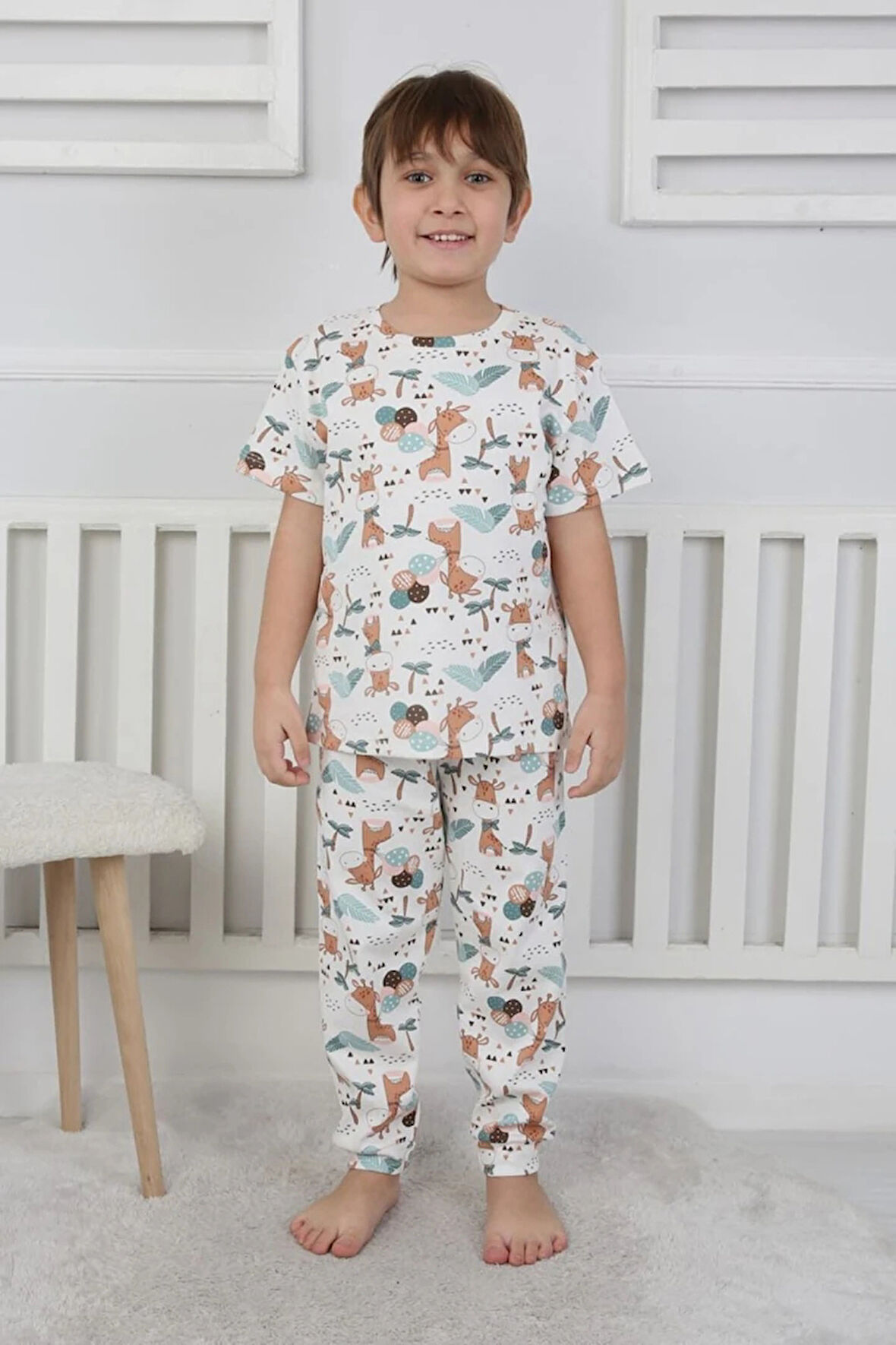 İSOB Ekru Balonlu Zürafa Desenli %100 Pamuk Erkek Çocuk Kısa Kollu Pijama Takımı 3-8 Yaş 41318-E