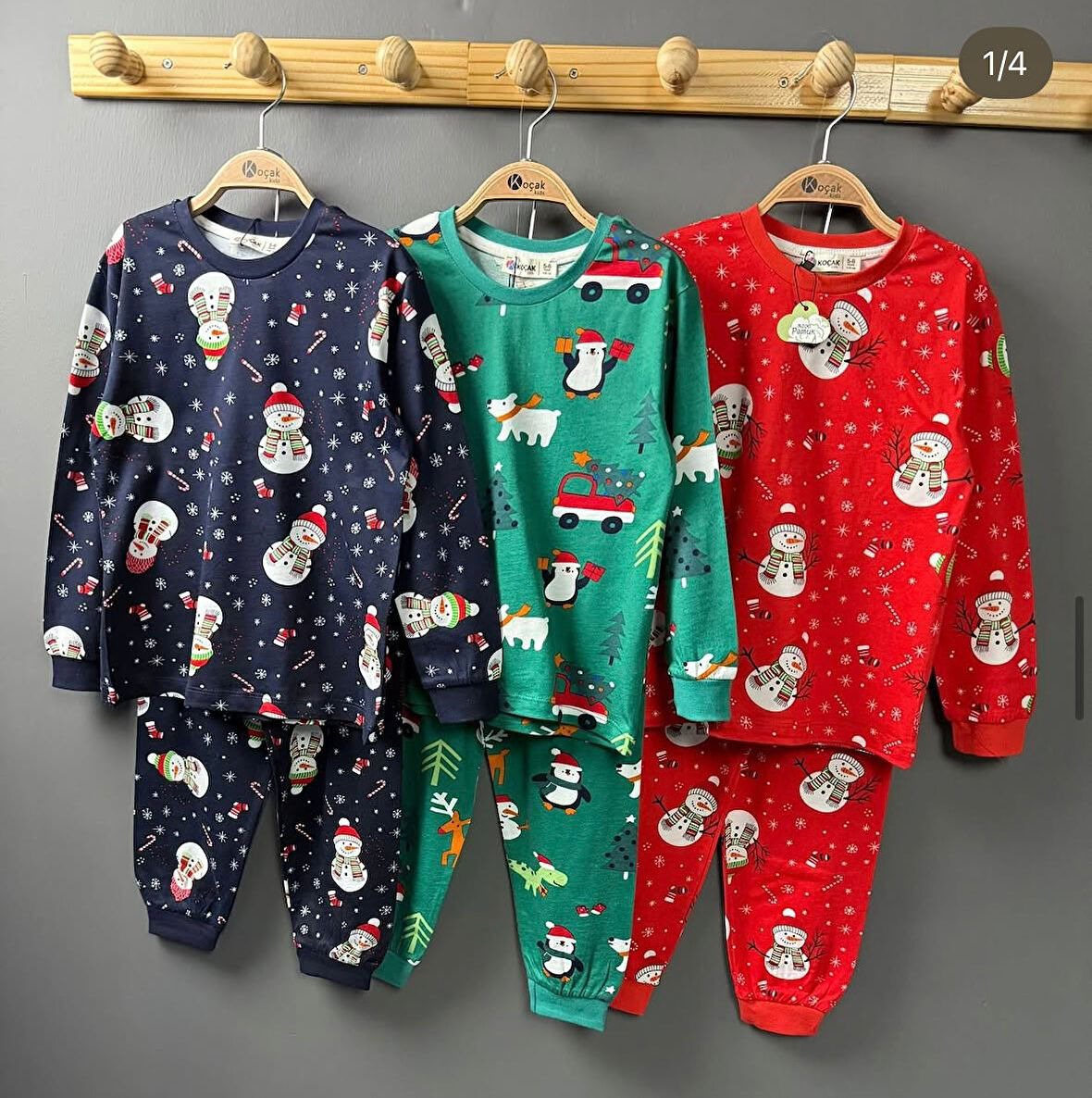 İSOB Kırmızı Yeni Yıl Desenli %100 Pamuk Kız ve Erkek Çocuk Pijama Takımı 3-13 Yaş 42228-K