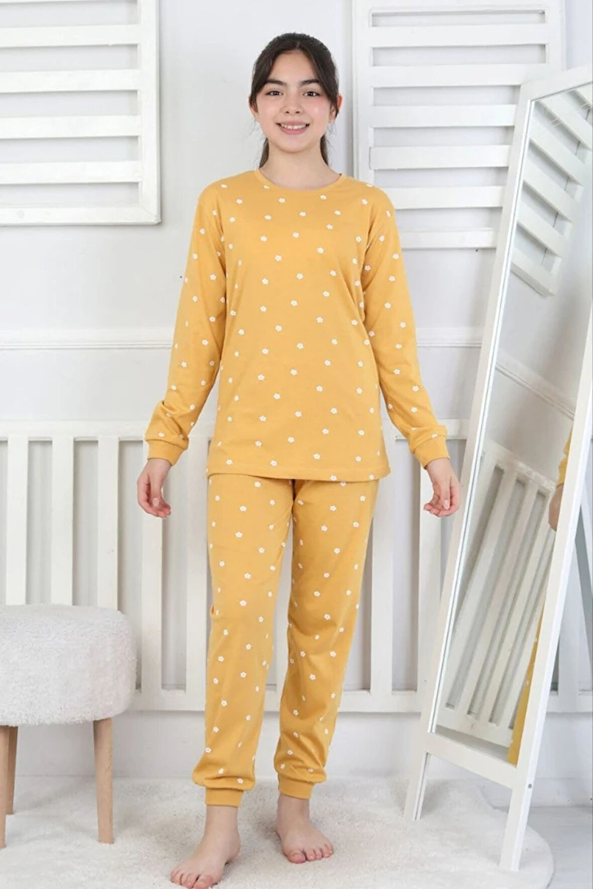 İSOB Sarı Çiçek Desenli %100 Pamuk Kız Çocuk Pijama Takımı 8-13 Yaş 51401-S