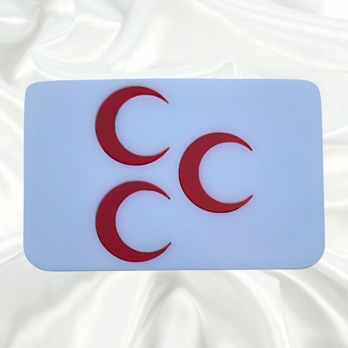 Osmanlı Devlet Bayrağı Üç Hilal Figürlü Universal Vidalı Pleksi Panjur Arması - Beyaz Oto Arma Araba Arma Oto Logo Araba Logo
