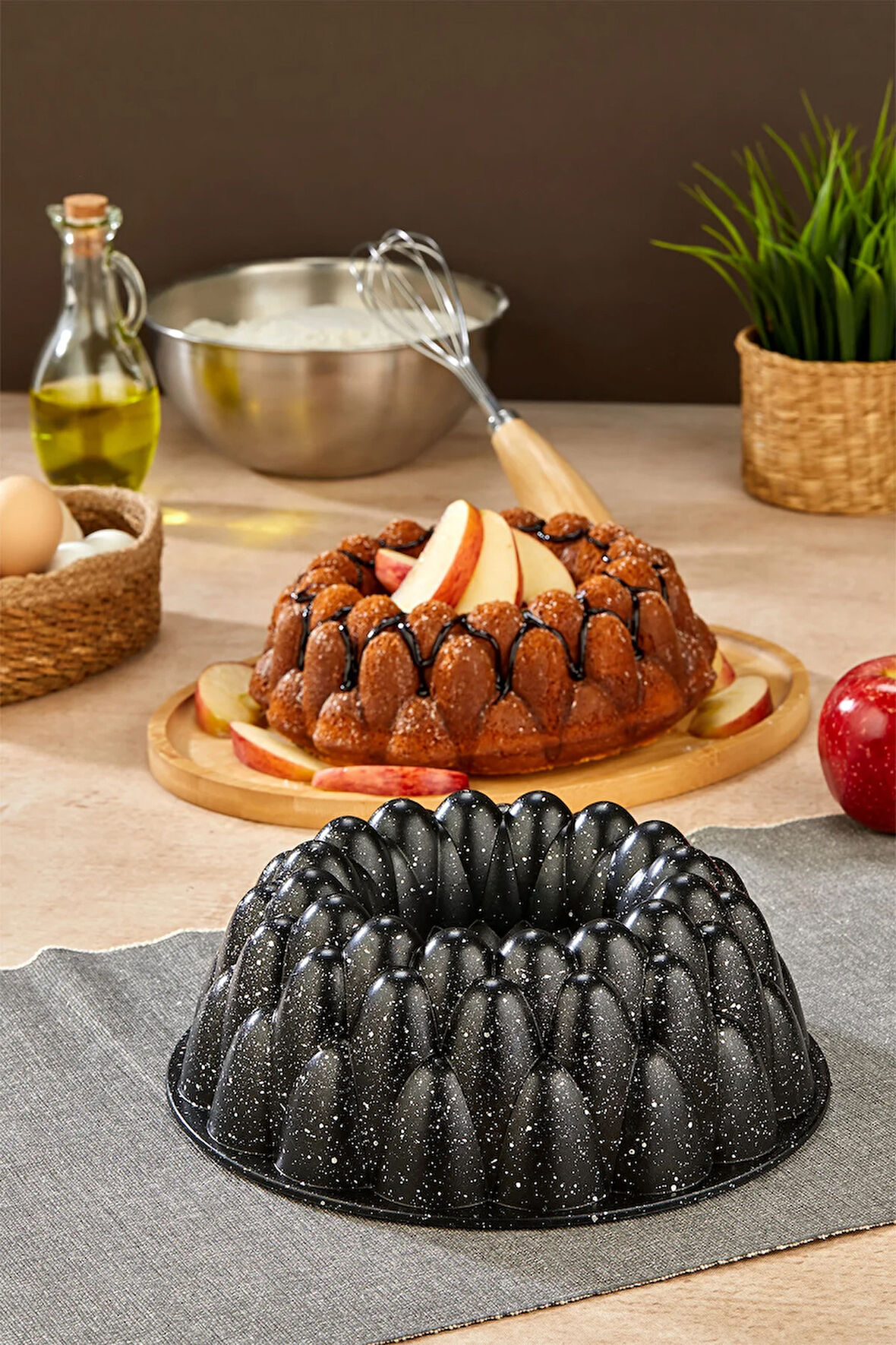 Prizma Döküm Granit Kek Kalıbı Siyah 26 cm