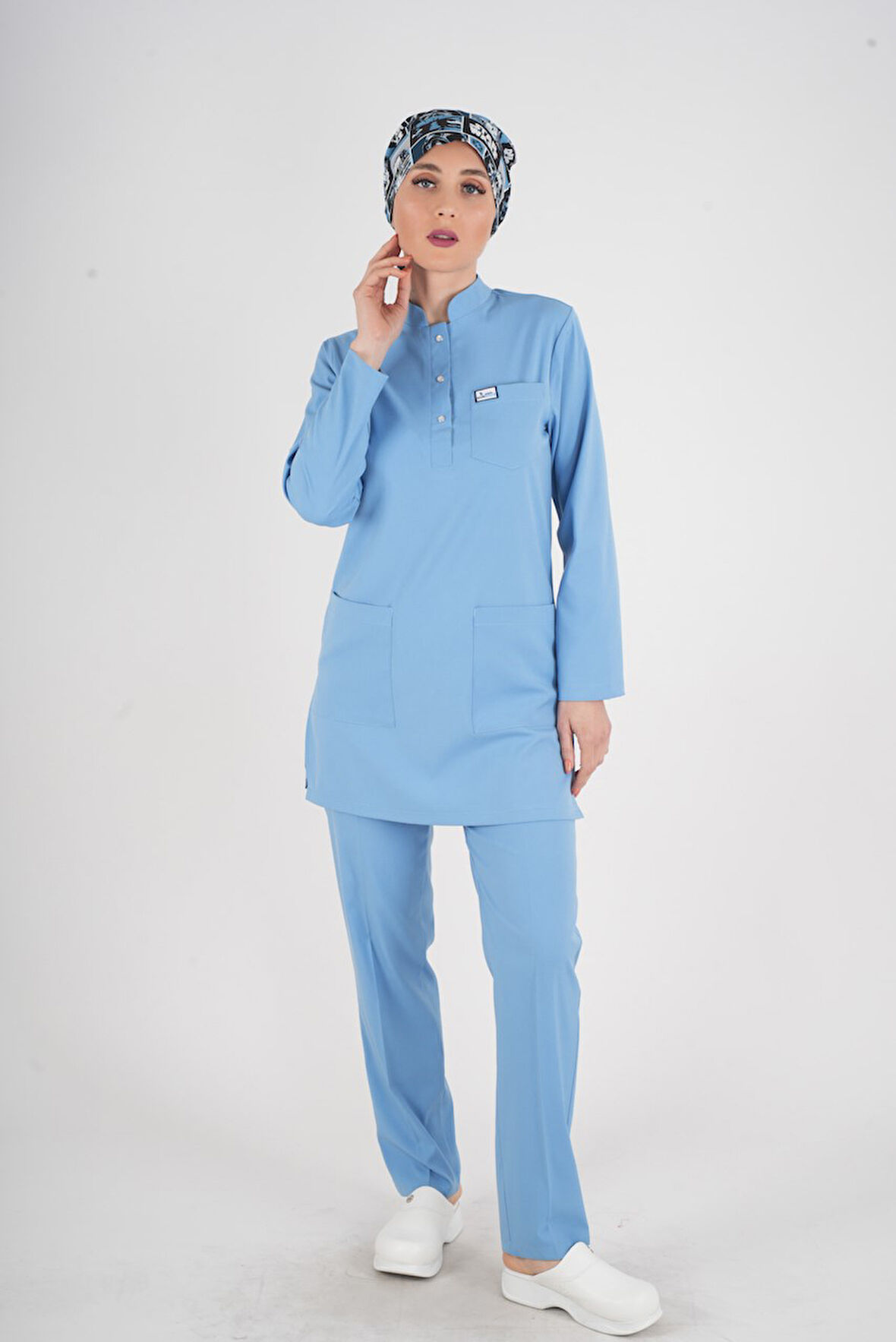 Bebe Mavi Renk Sakura Model Tesettür Doktor Hemşire Scrubs Üniforma Takımı