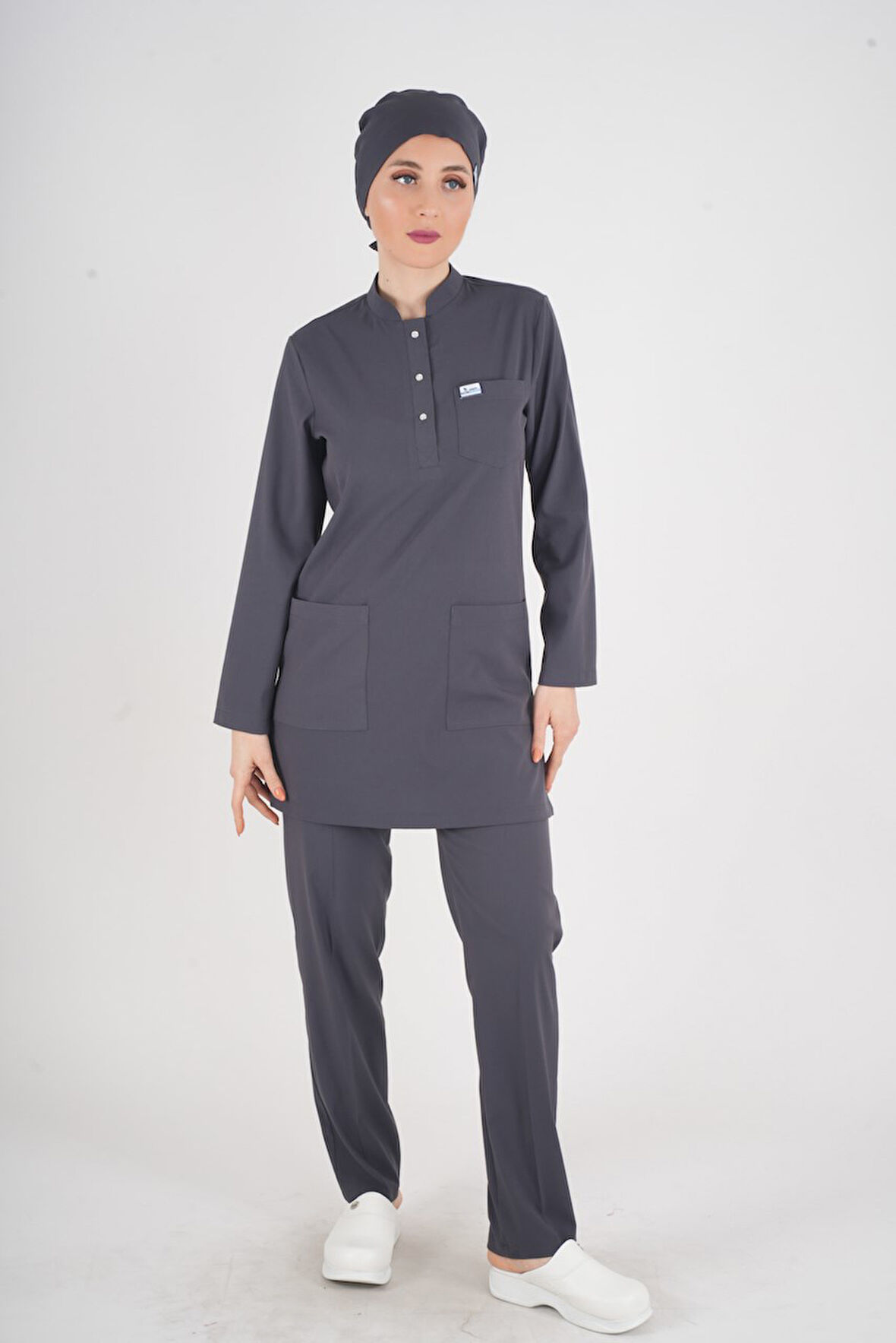 Antrasit Renk Sakura Model Tesettür Doktor Hemşire Scrubs Üniforma Takımı