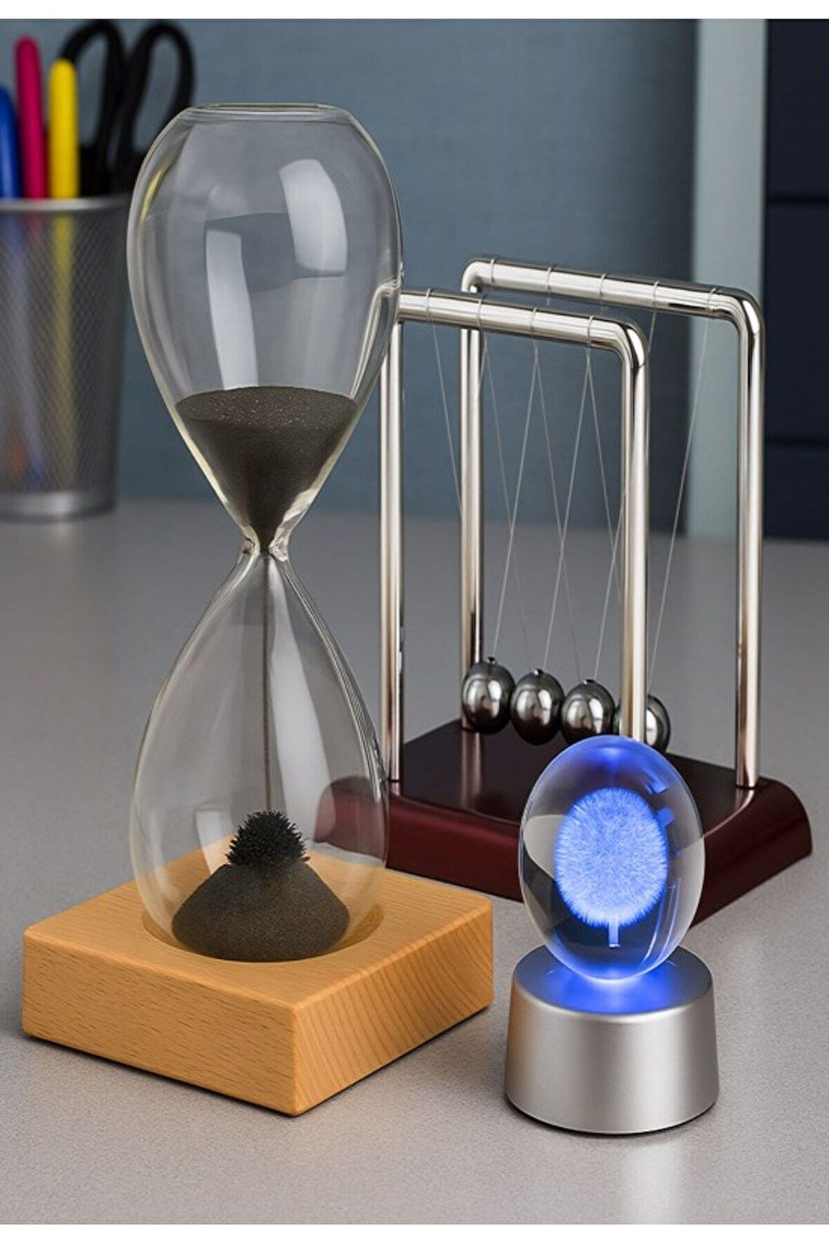 Dekoratif Ofis Hediyesi 3 Lü Masa Üstü Seti Newton Balans Kum Saati Led Işıklı Karahindiba Küre Set