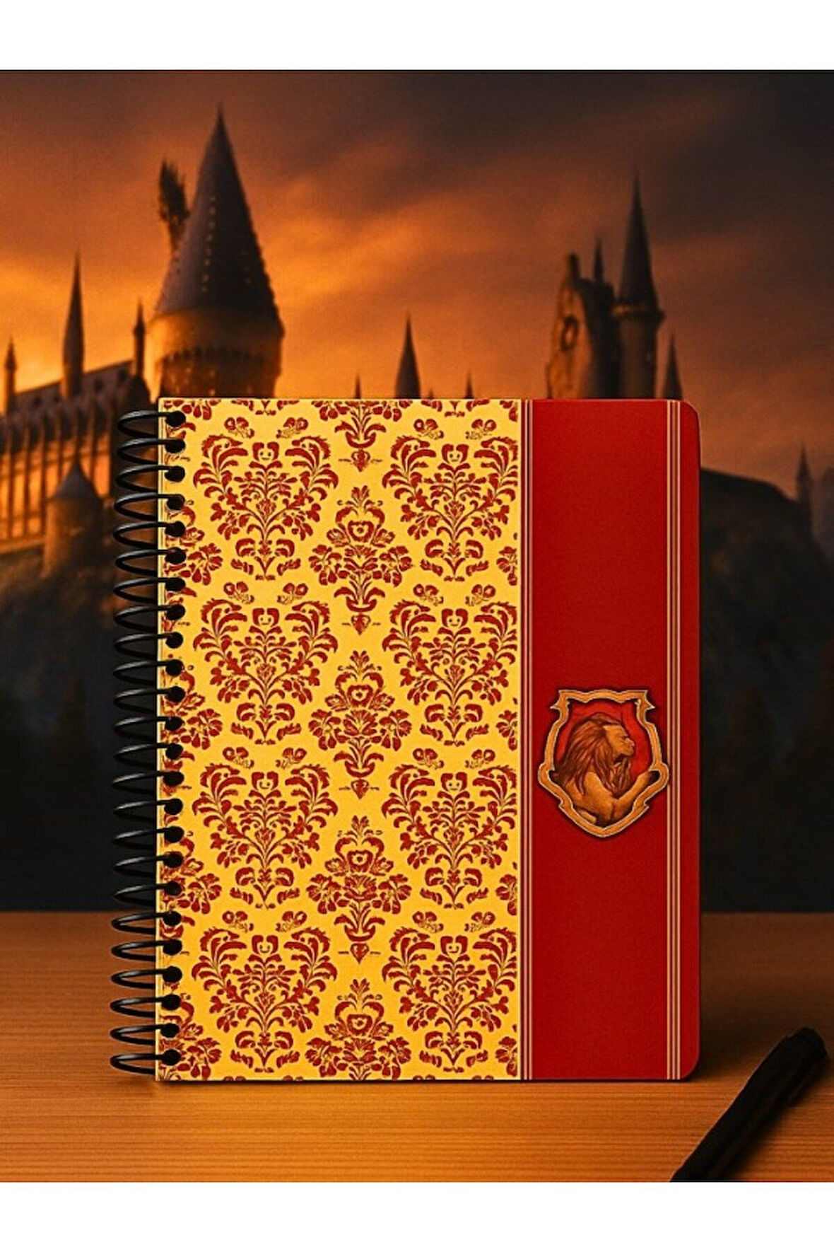 Öğrenci ve Ofis Kullanımı İçin Uygun Aslan Karakter Temalı Spiralli Çizgili Defter 80 Yaprak