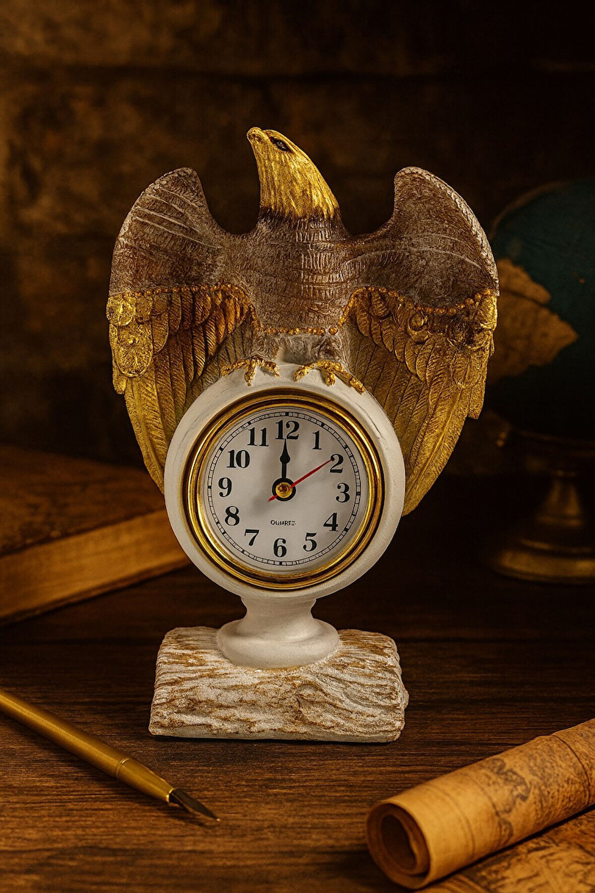 Çalışma Alanınıza Şıklık Katan Güçlü İhtişamlı Beyaz - Altın Renkli Kartal Masa Saati Biblo 21x13 Cm
