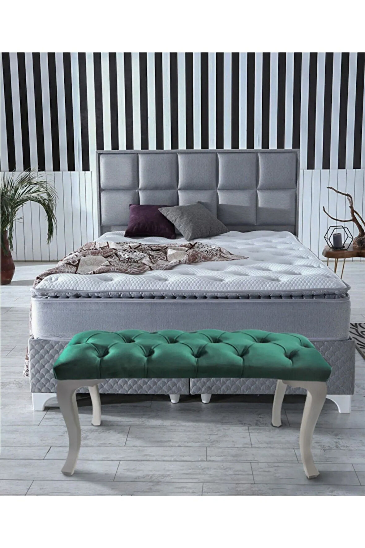 Classic Chester Model Kapitoneli Yeşil Puf - Beyaz Ayak