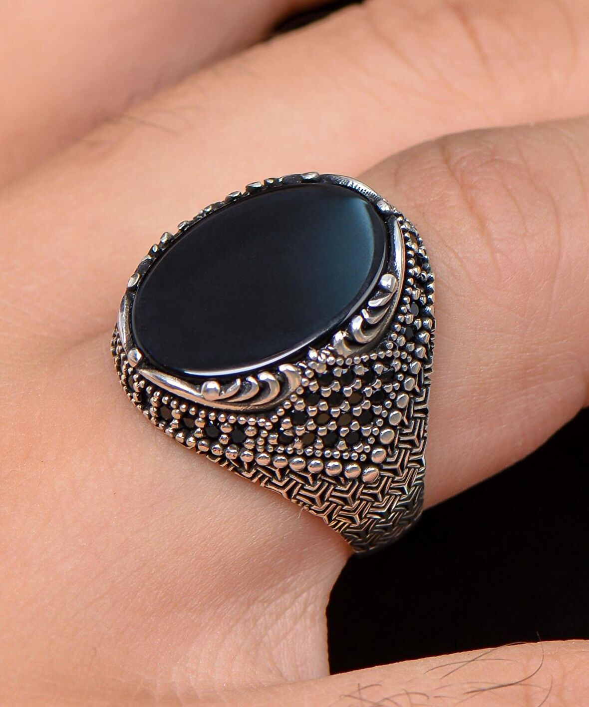 Oniks Taşlı Zirkon Taş Süslemeli 925 Ayar Gümüş Erkek Yüzüğü