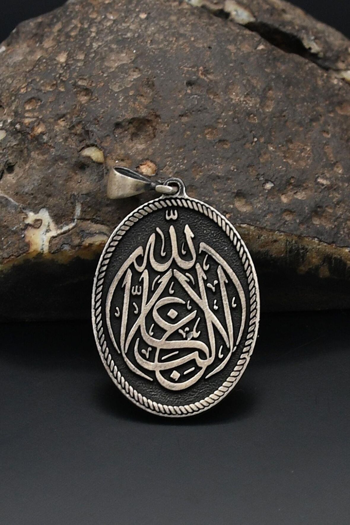 Allah'tan Başka Galip Yoktur Arapça Yazlı Kolye Ucu 925 Ayar Gümüş