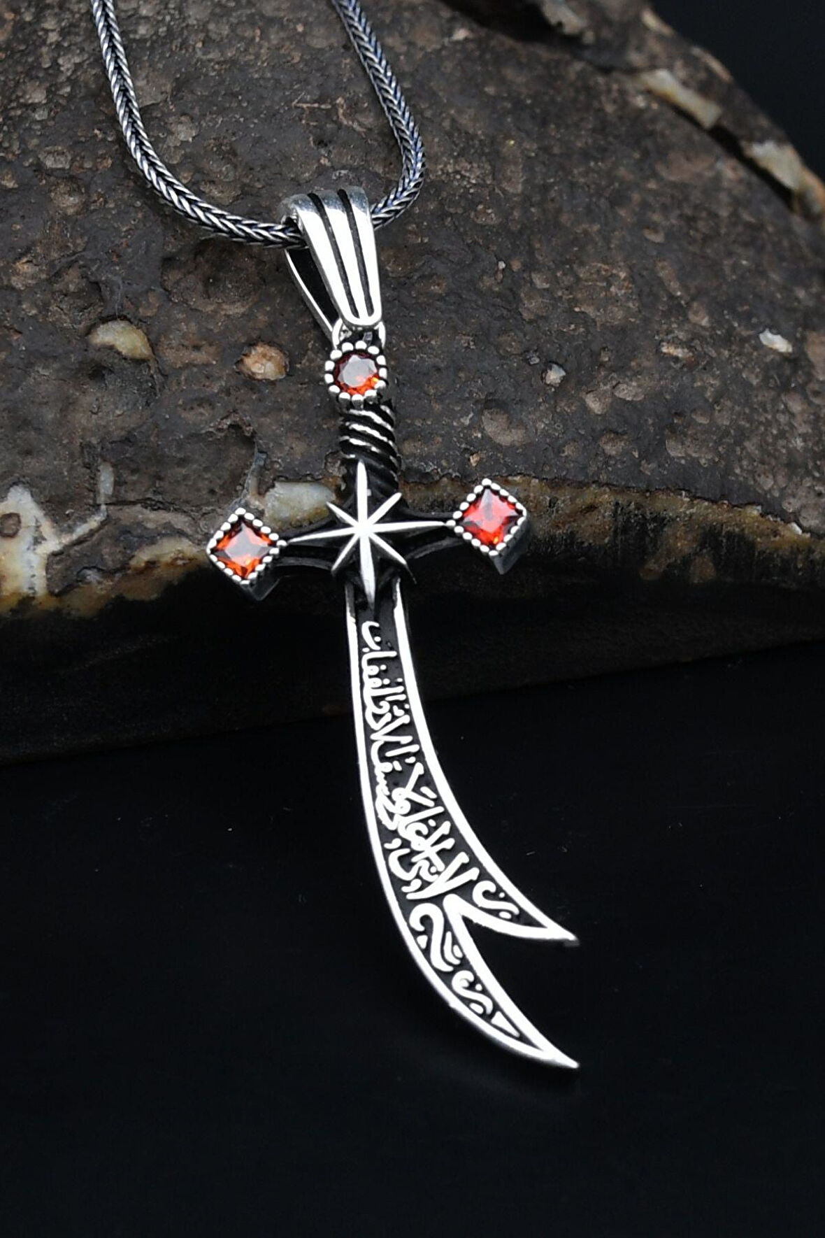 Hz. Ali ( Zülfikar Kılıcı ) Kırmızı Zirkon Taşlı Erkek Kolye Zincir 925 Ayar Gümüş 901140