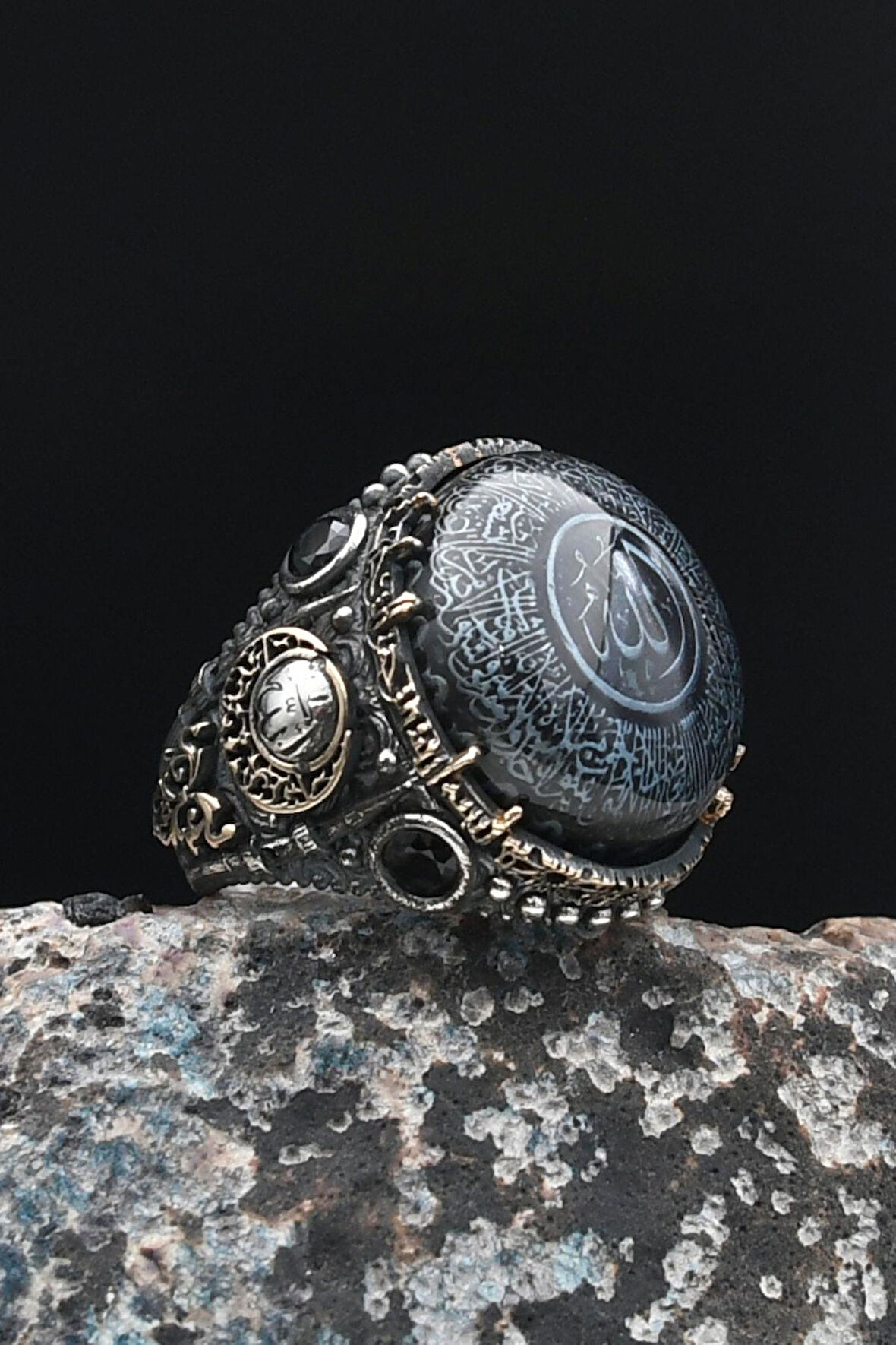 Özel Tasarım 925 Ayar Gümüş Erkek Yüzüğü Sıkma Kehribar Taşlı Ayetel Kürsi ve Bismillah Yazlı 901442