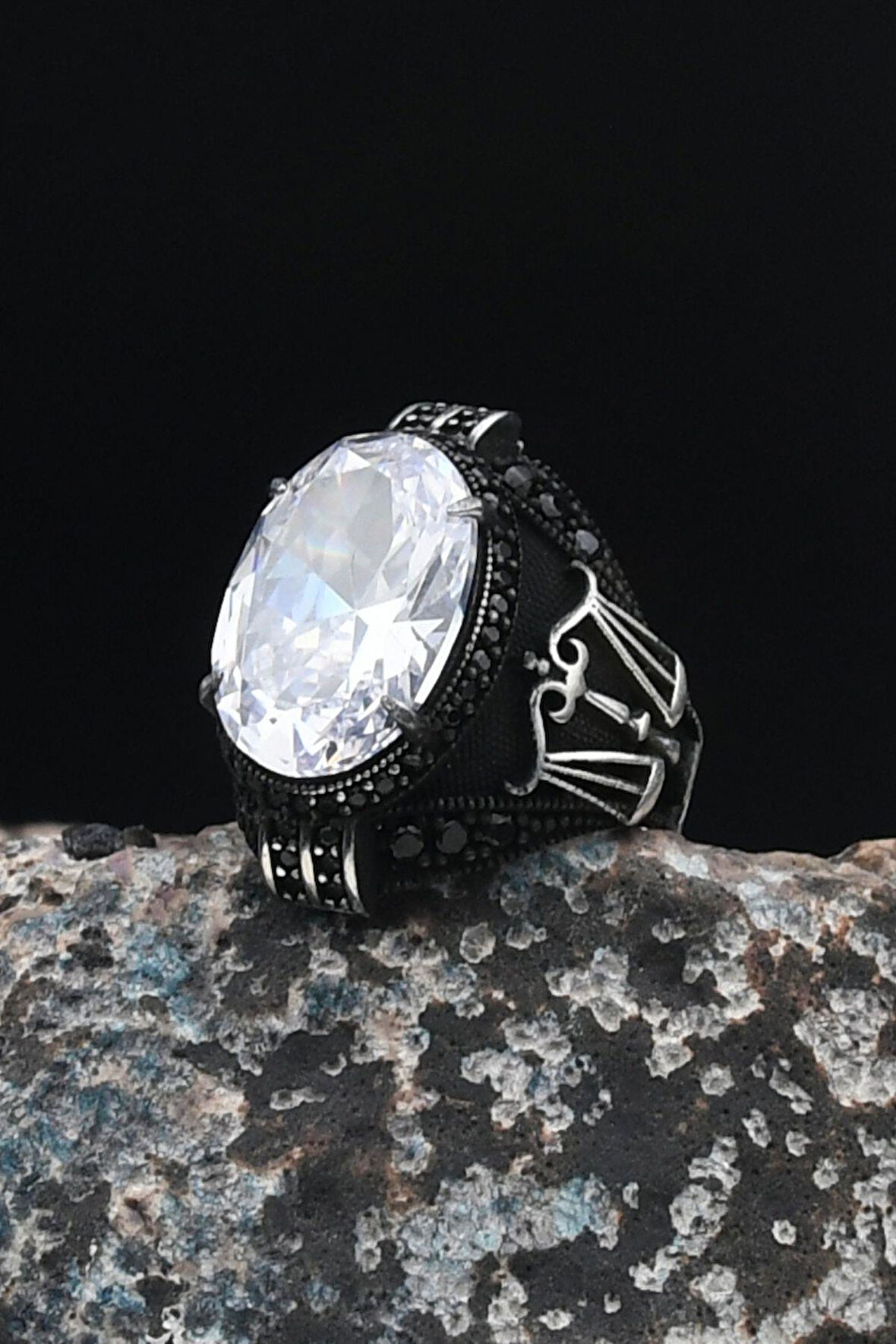 Terazi Figürlü Beyaz Zirkon Taşlı 925 Ayar Gümüş Erkek Yüzüğü 901484