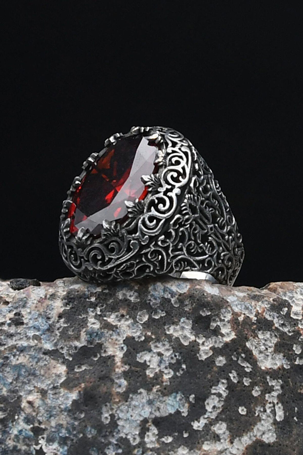 Kırmızı Zirkon Taşlı Erkek Yüzüğü Zirkon Taş Süslemeli 925 Ayar Gümüş 901683