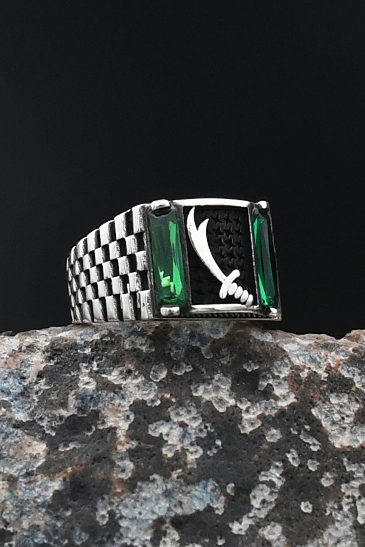 Hz. Ali Zülfikar Kılıcı Yeşil Baget Taşlı 925 Ayar Gümüş Erkek Yüzüğü 901715