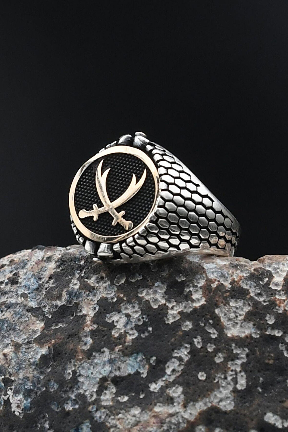 Çift Tarafli Oniks Taşlı ve Zülfikar Hz. Ali'nin Kılıcı Figürlü 925 Ayar Gümüş Erkek Yüzüğü 901728