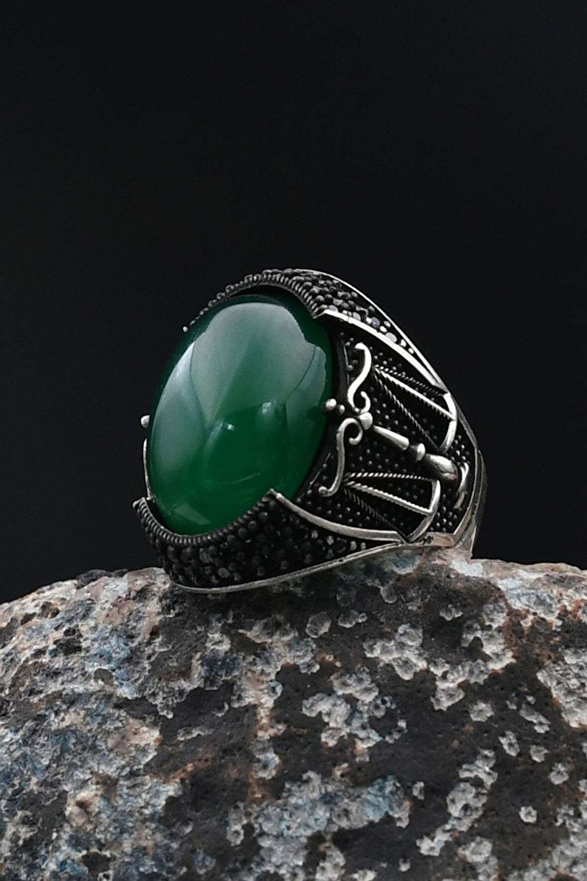 Yeşil Akik Taşlı Terazi Figürlü 925 Ayar Gümüş Erkek Yüzüğü 901737