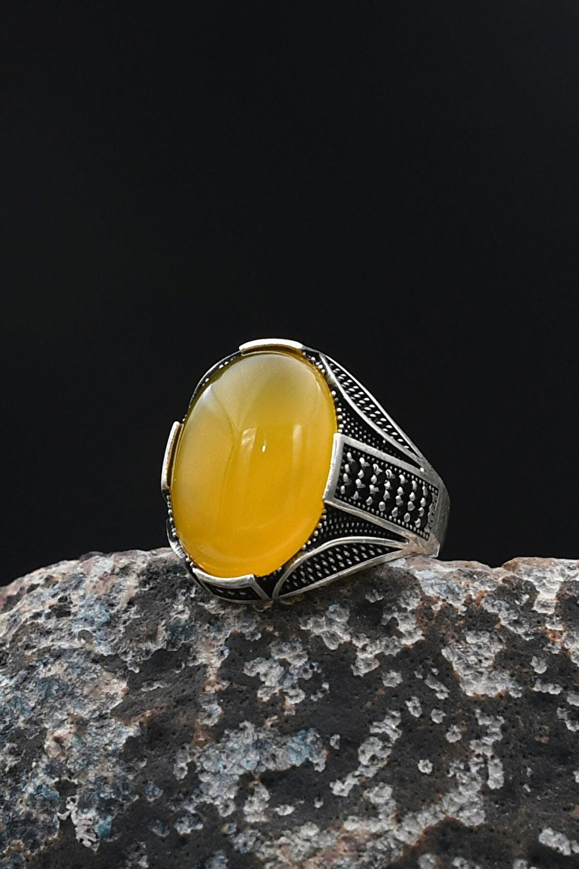 Erkek Yüzüğü Sarı Akik Taşlı 925 Ayar Gümüş Zirkon Taş Süslemeli 901770